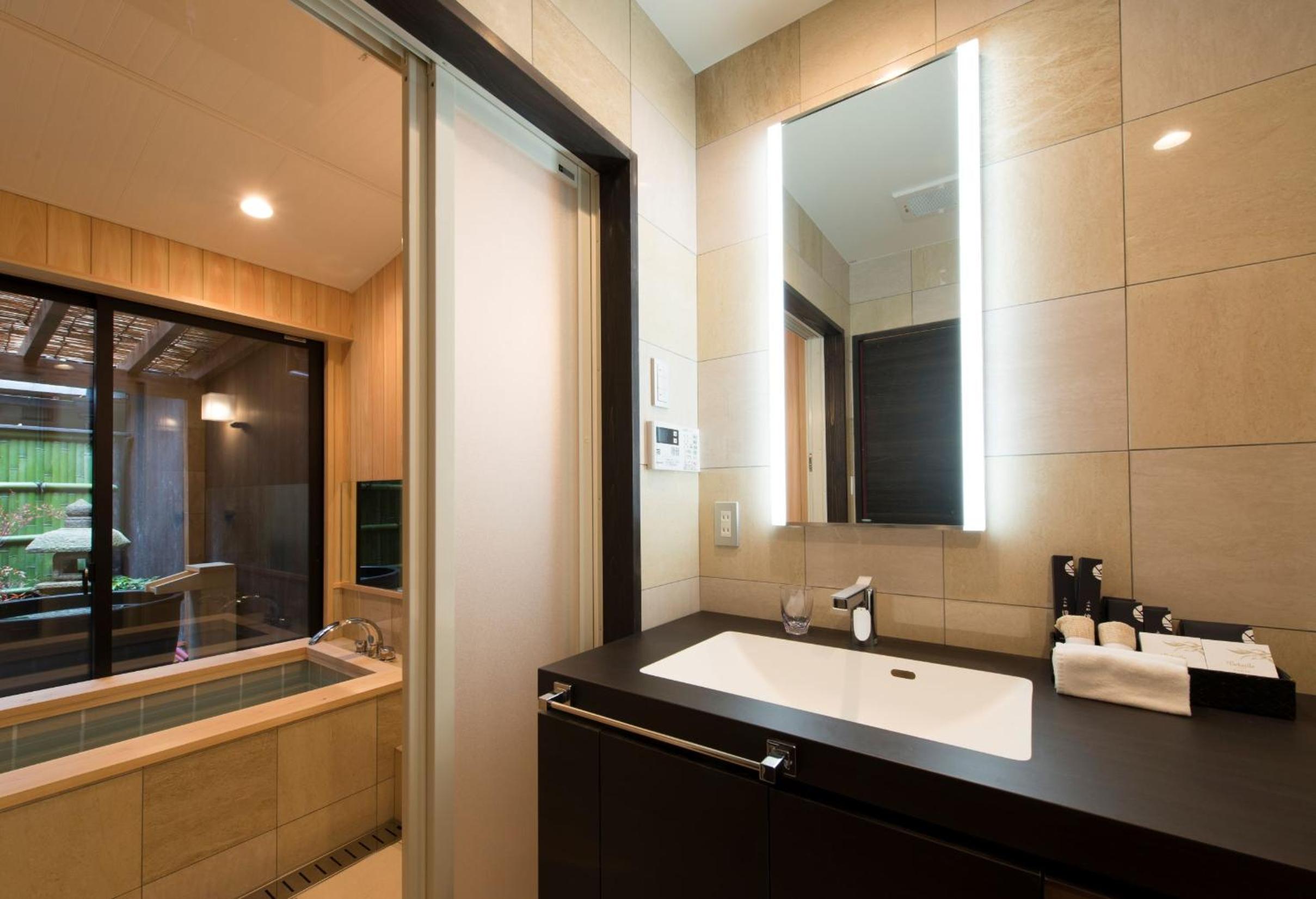 Superior Double Room with Open Air Bath photo 2