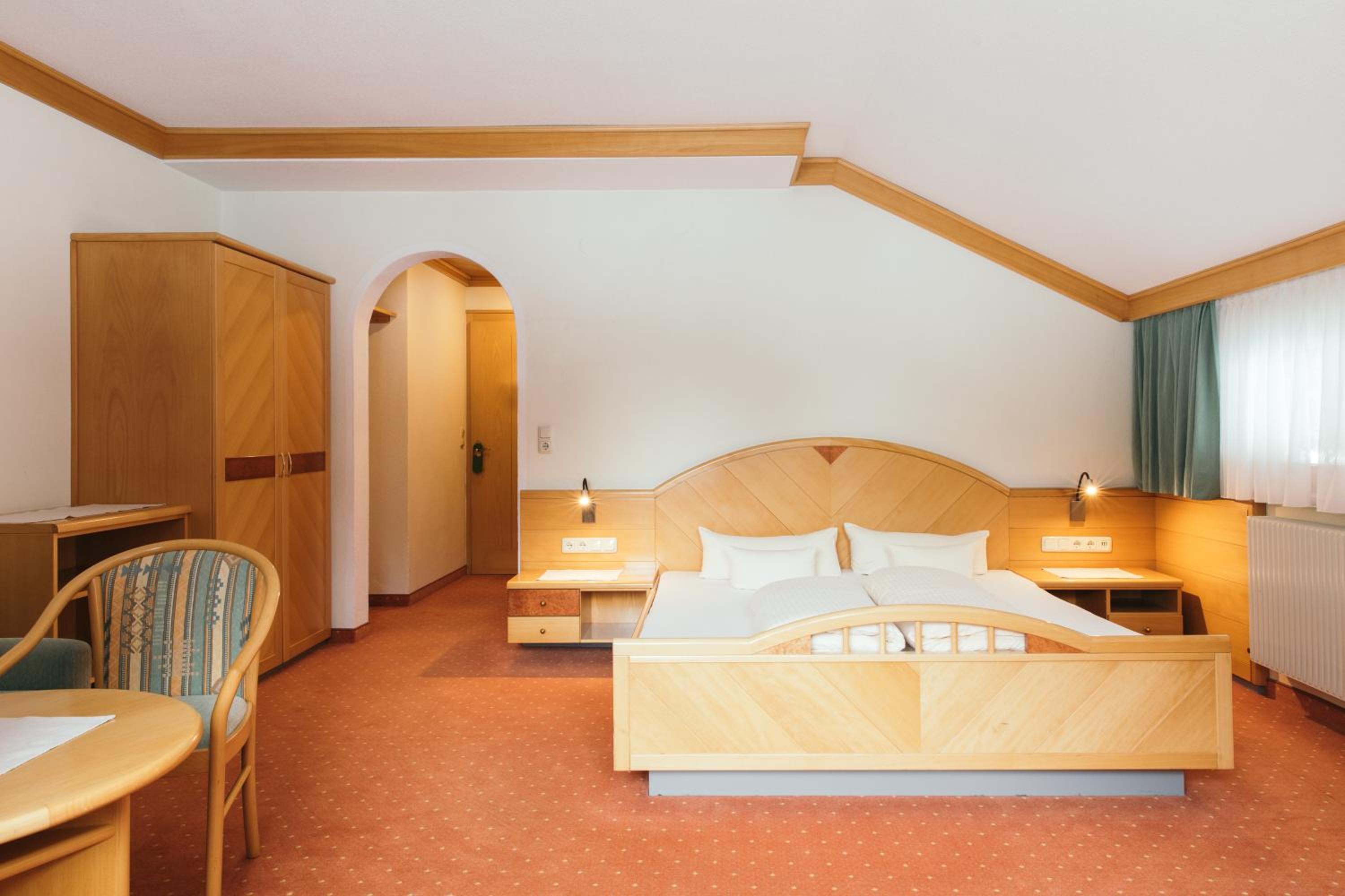Junior Suite with Balcony photo 1