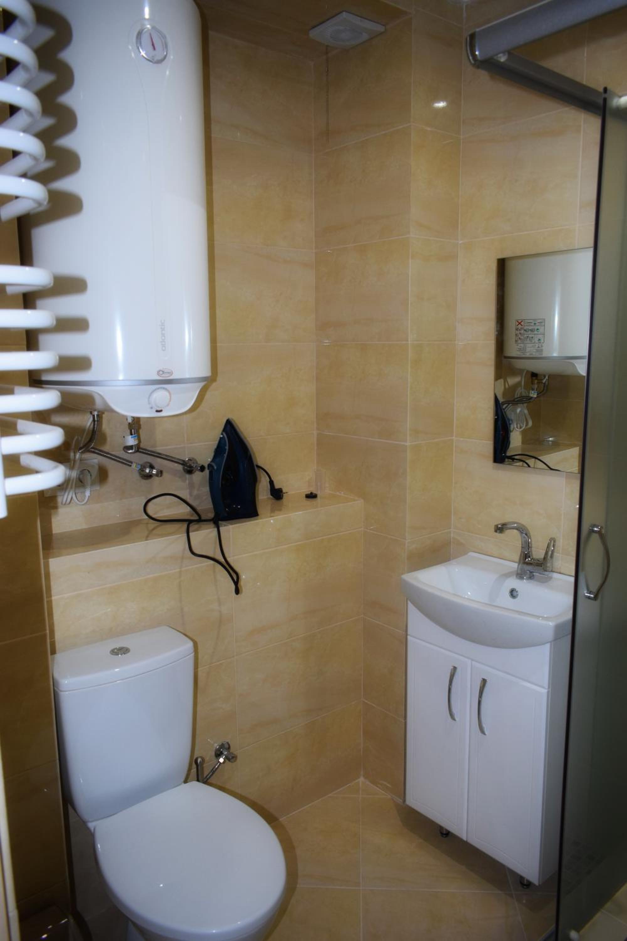 One-Bedroom Apartment photo 3