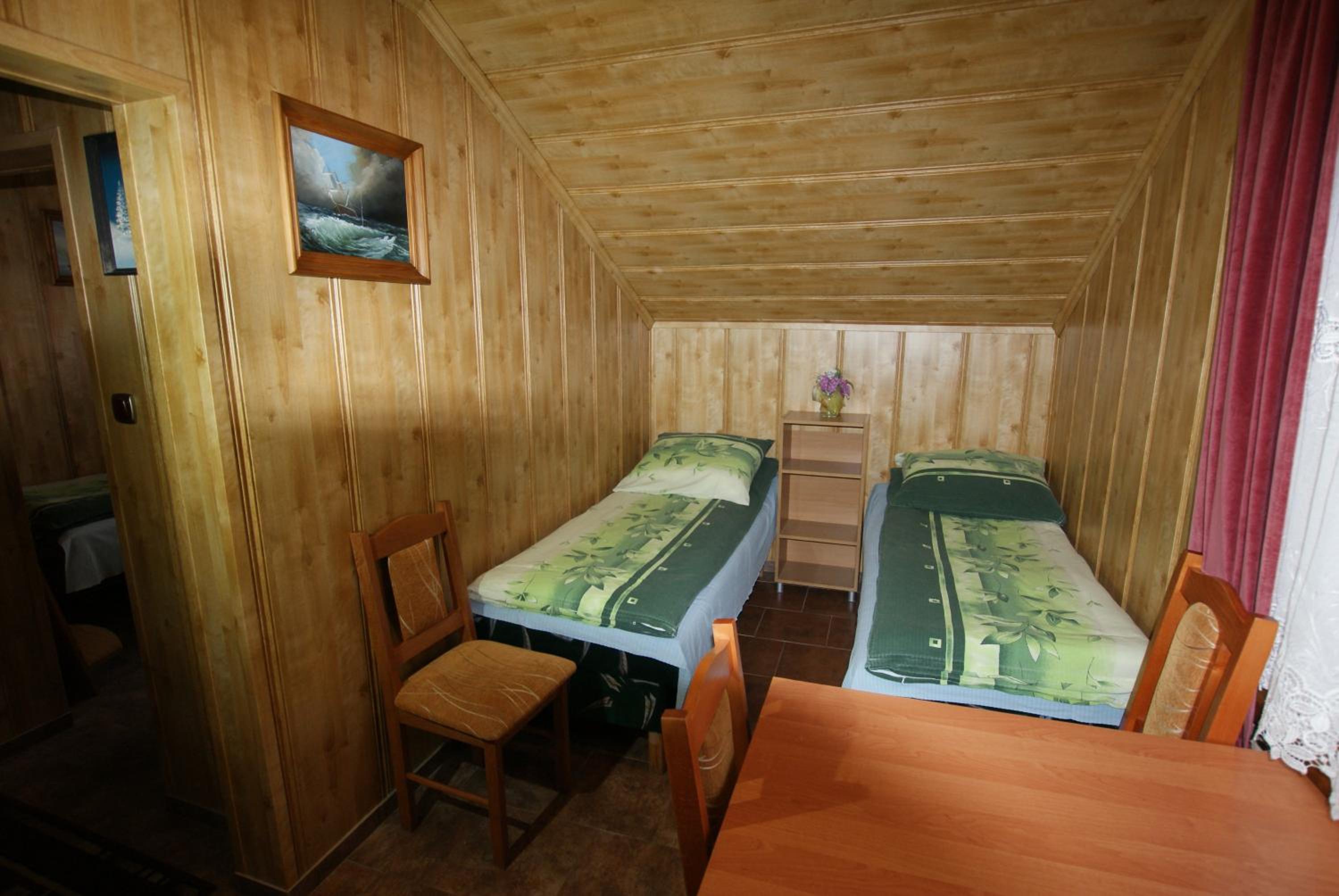 Quadruple Room with Private Bathroom photo 3