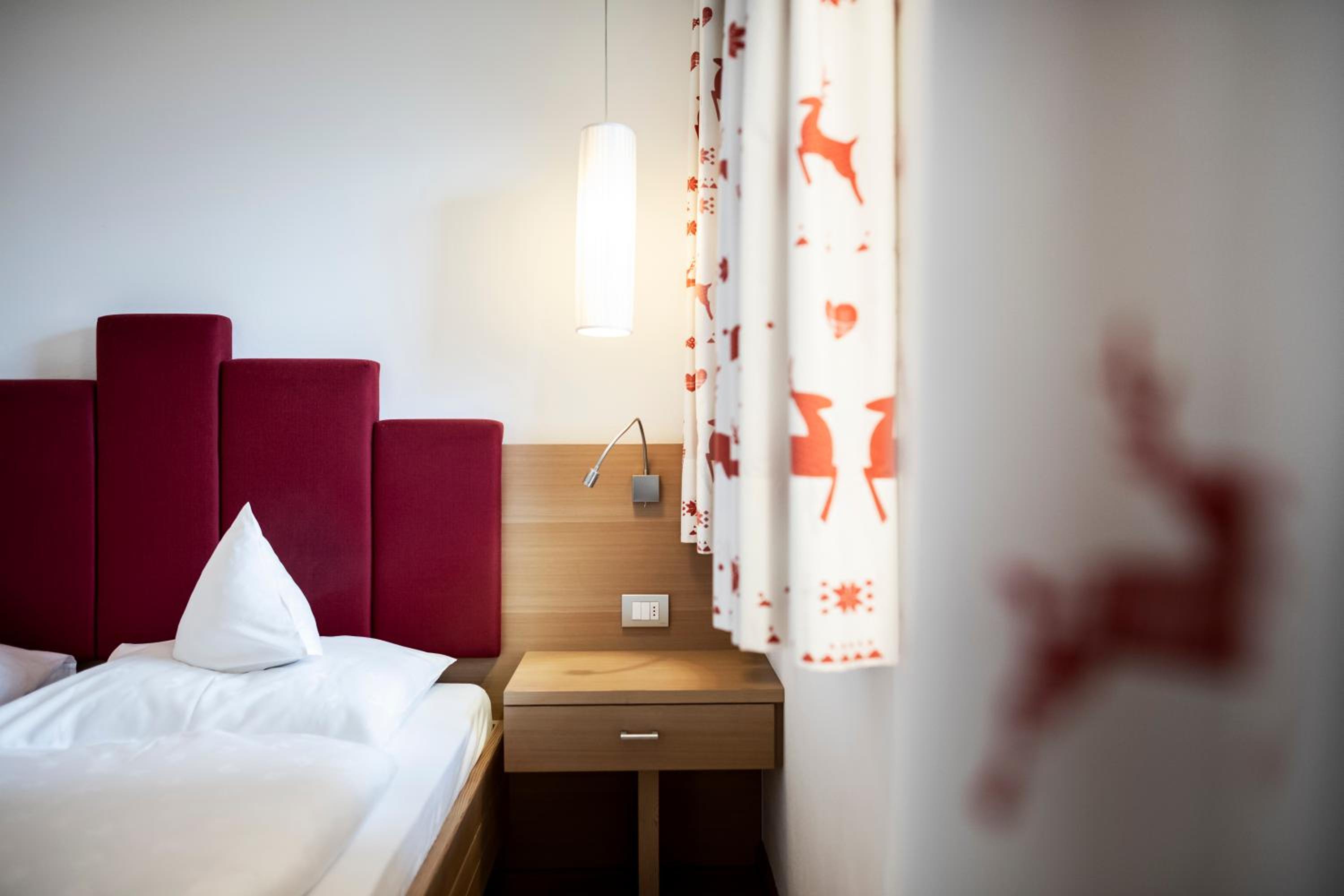 Deluxe Junior Suite - Photo 13