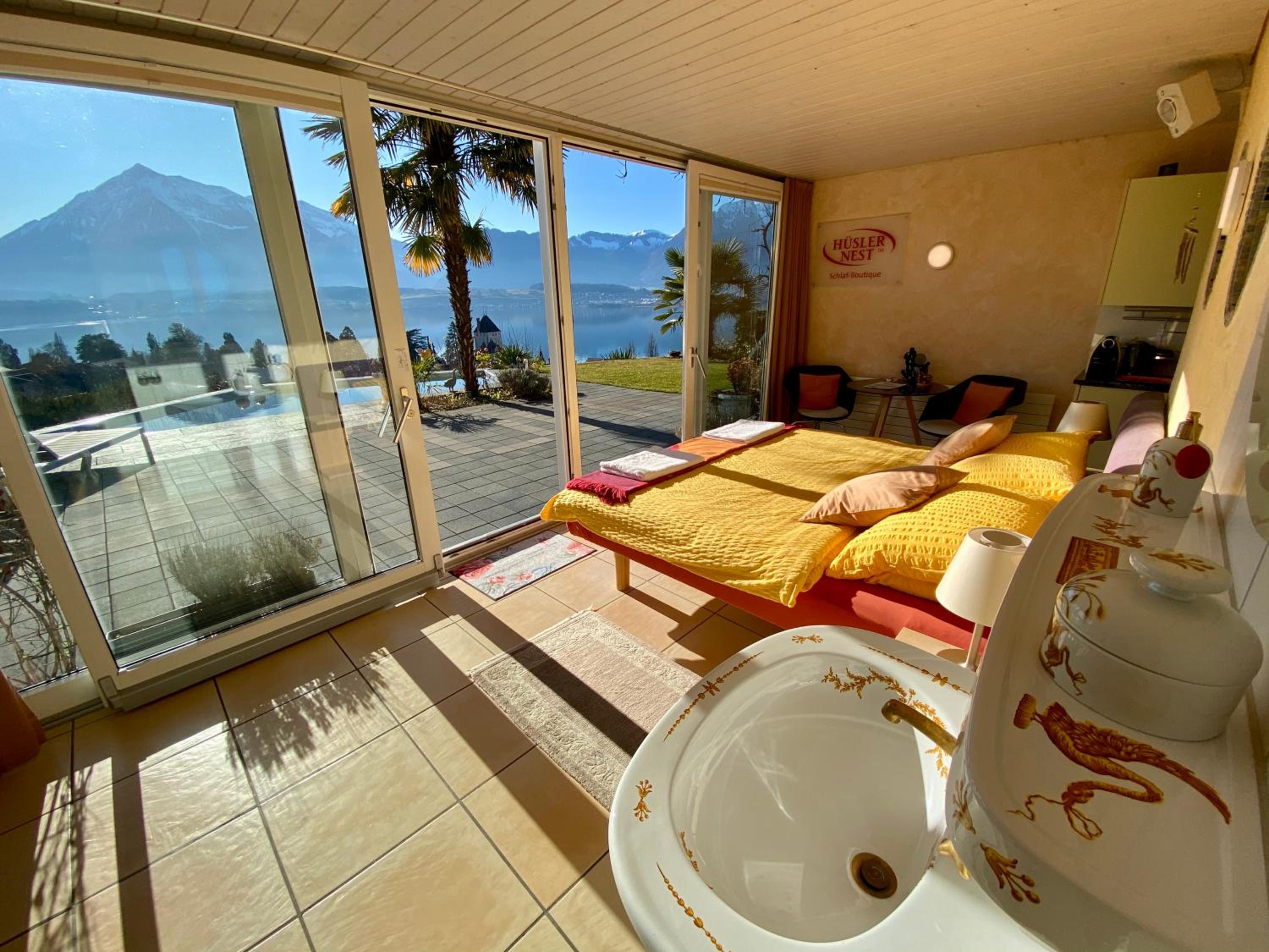 Studio Apartment with Sauna and Lake View