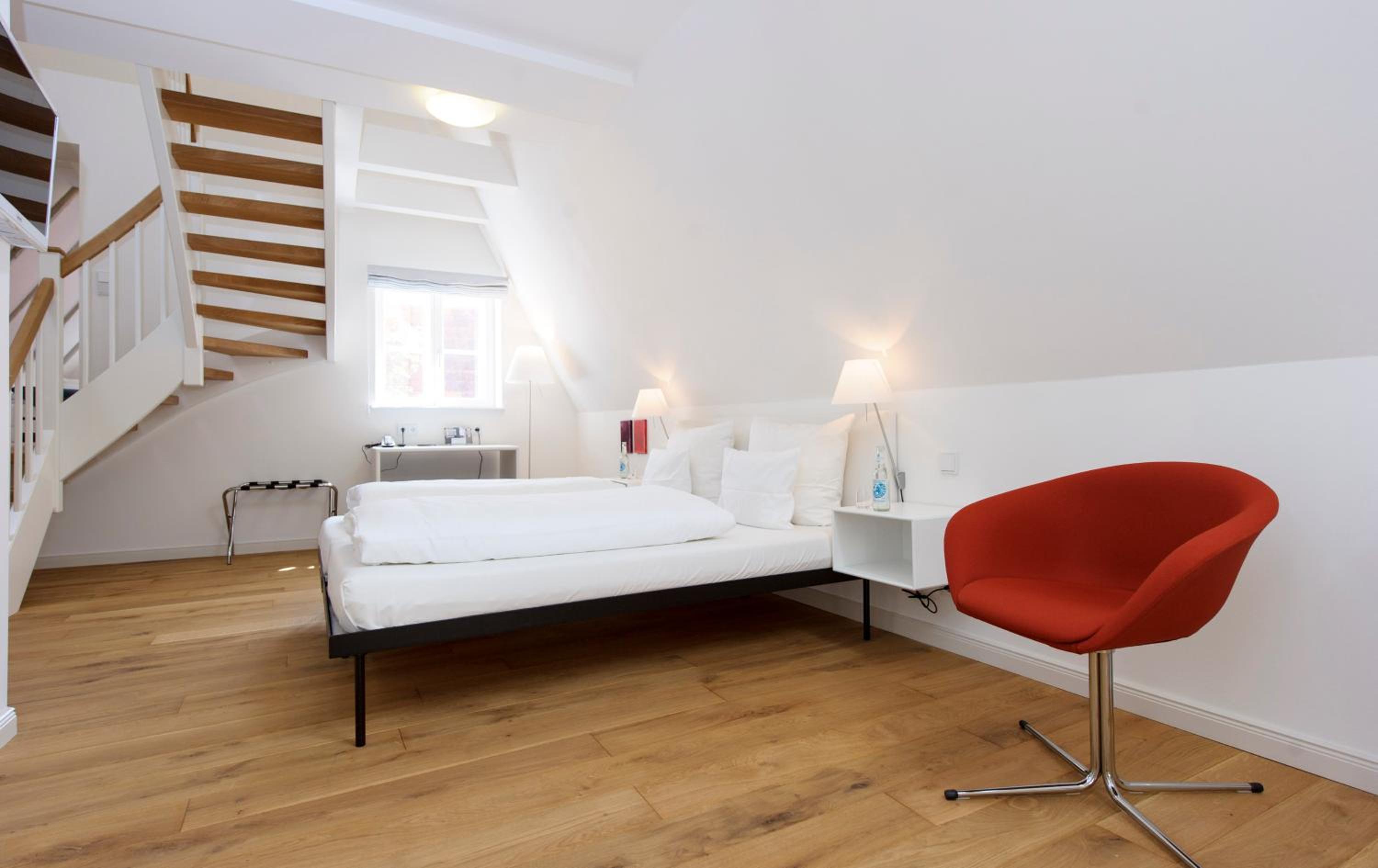 Deluxe Family Room - Photo 14