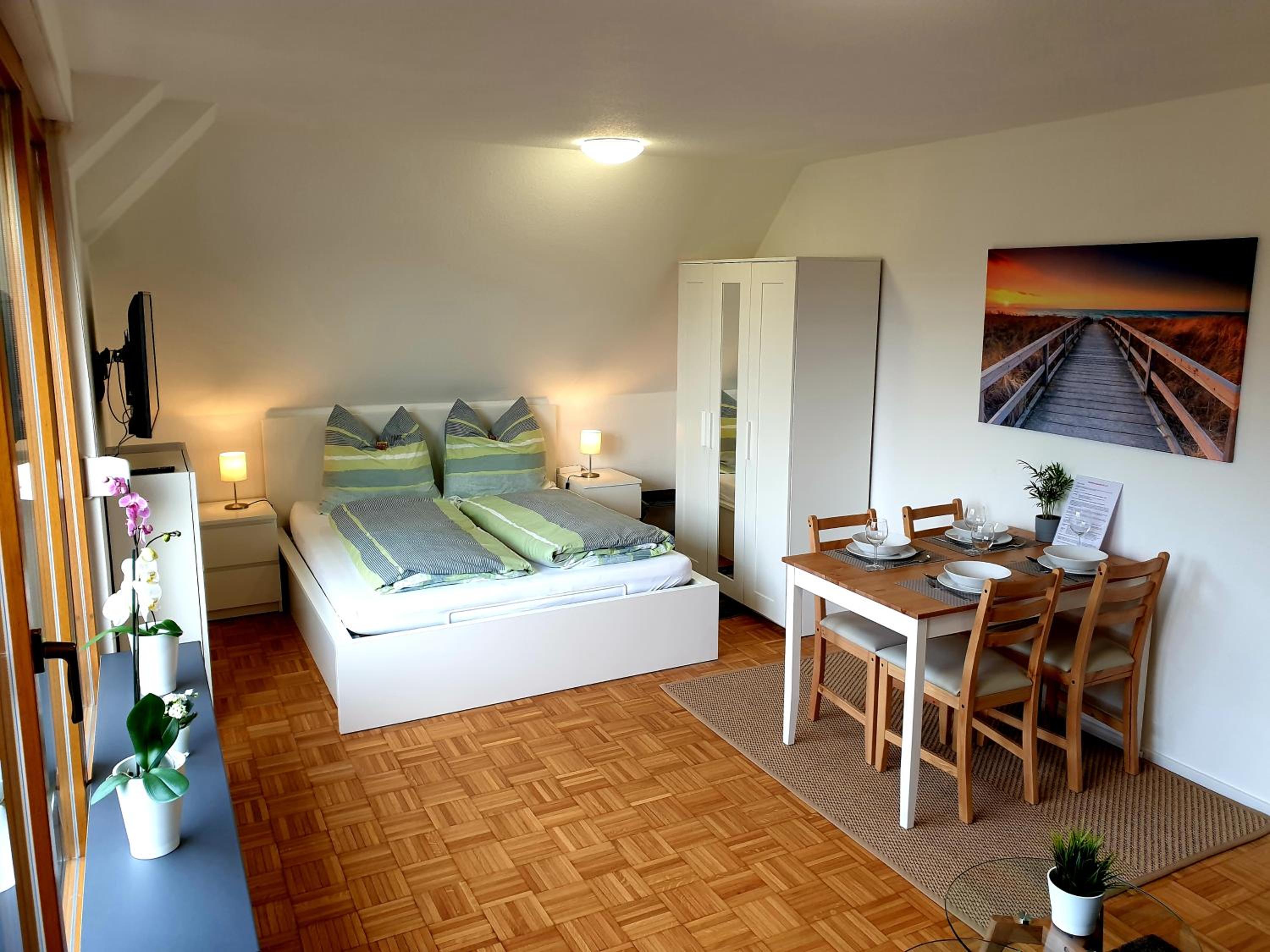 Apartment with Balcony photo 1