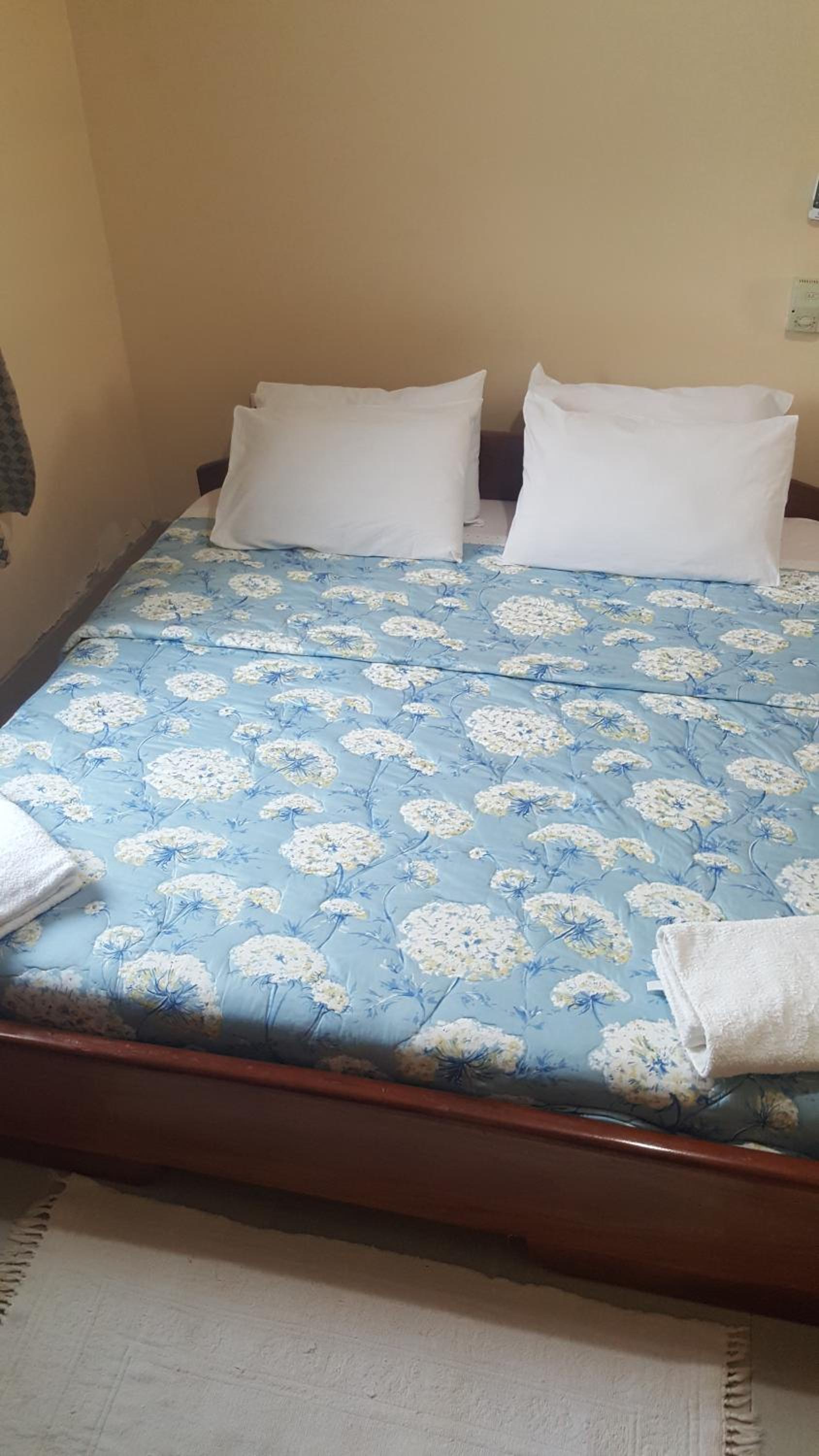 Standard Double Room with Shared Bathroom photo 3