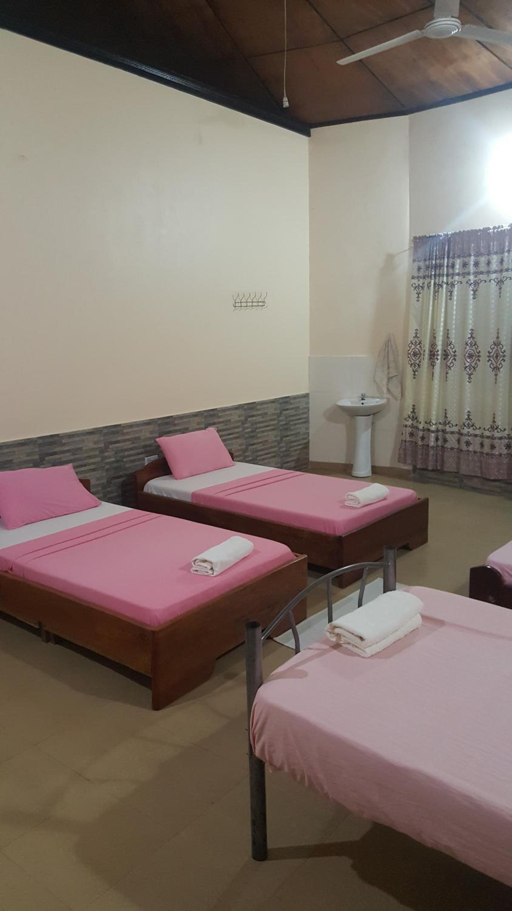 Mixed Dormitory Room photo 1
