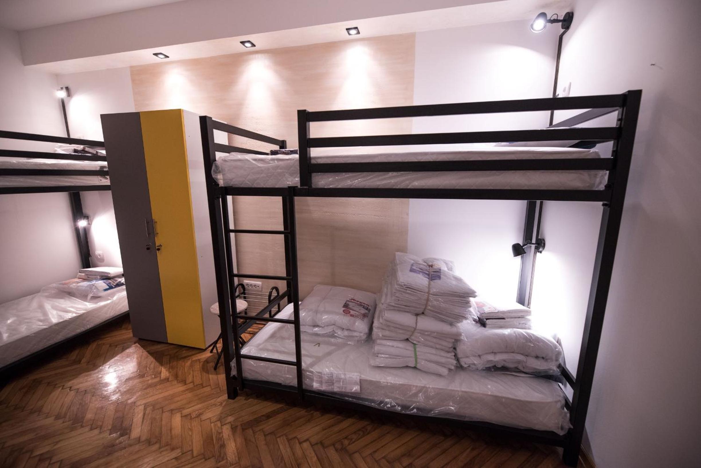 6-Bed Mixed Dormitory Room