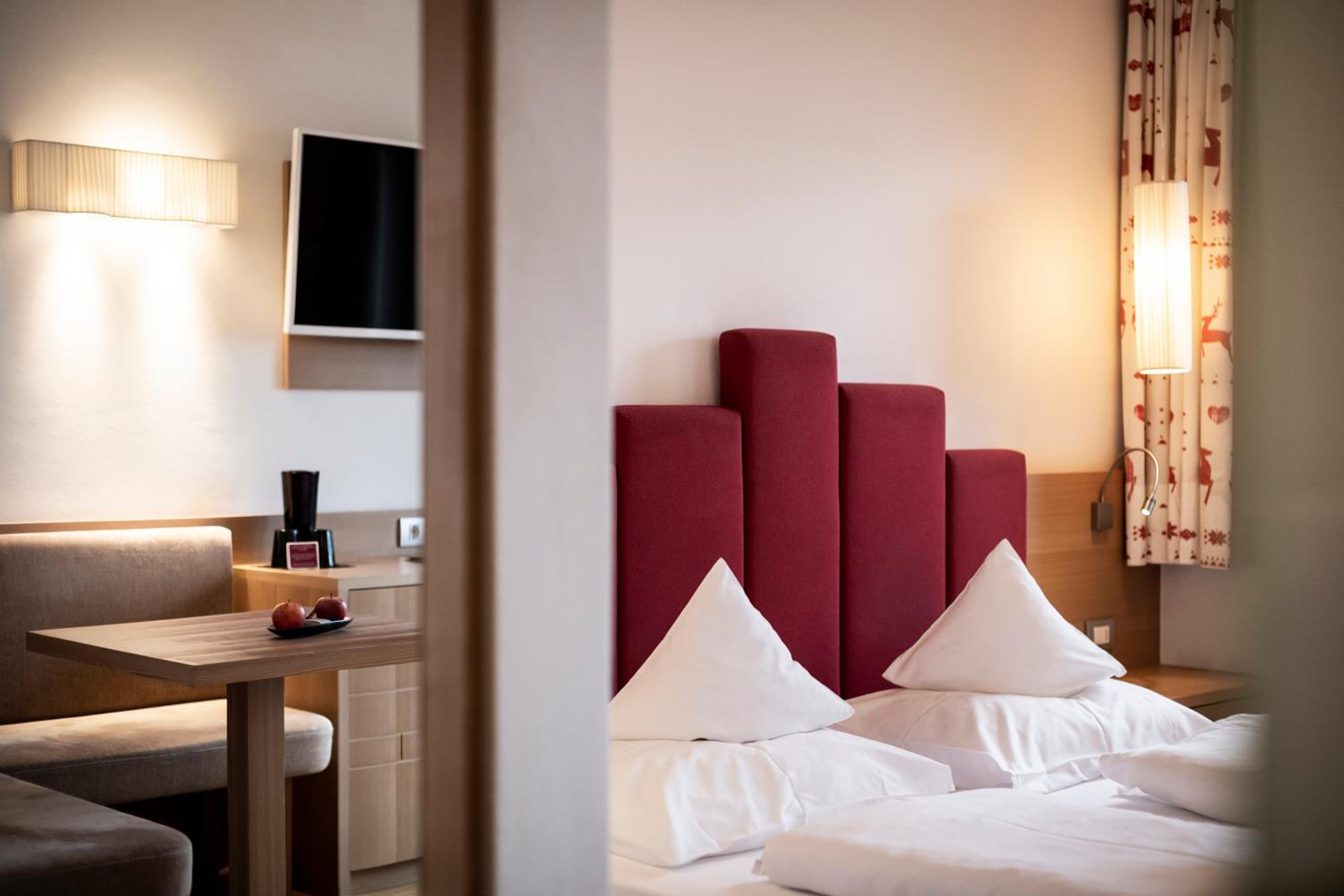 Deluxe Junior Suite - Photo 6