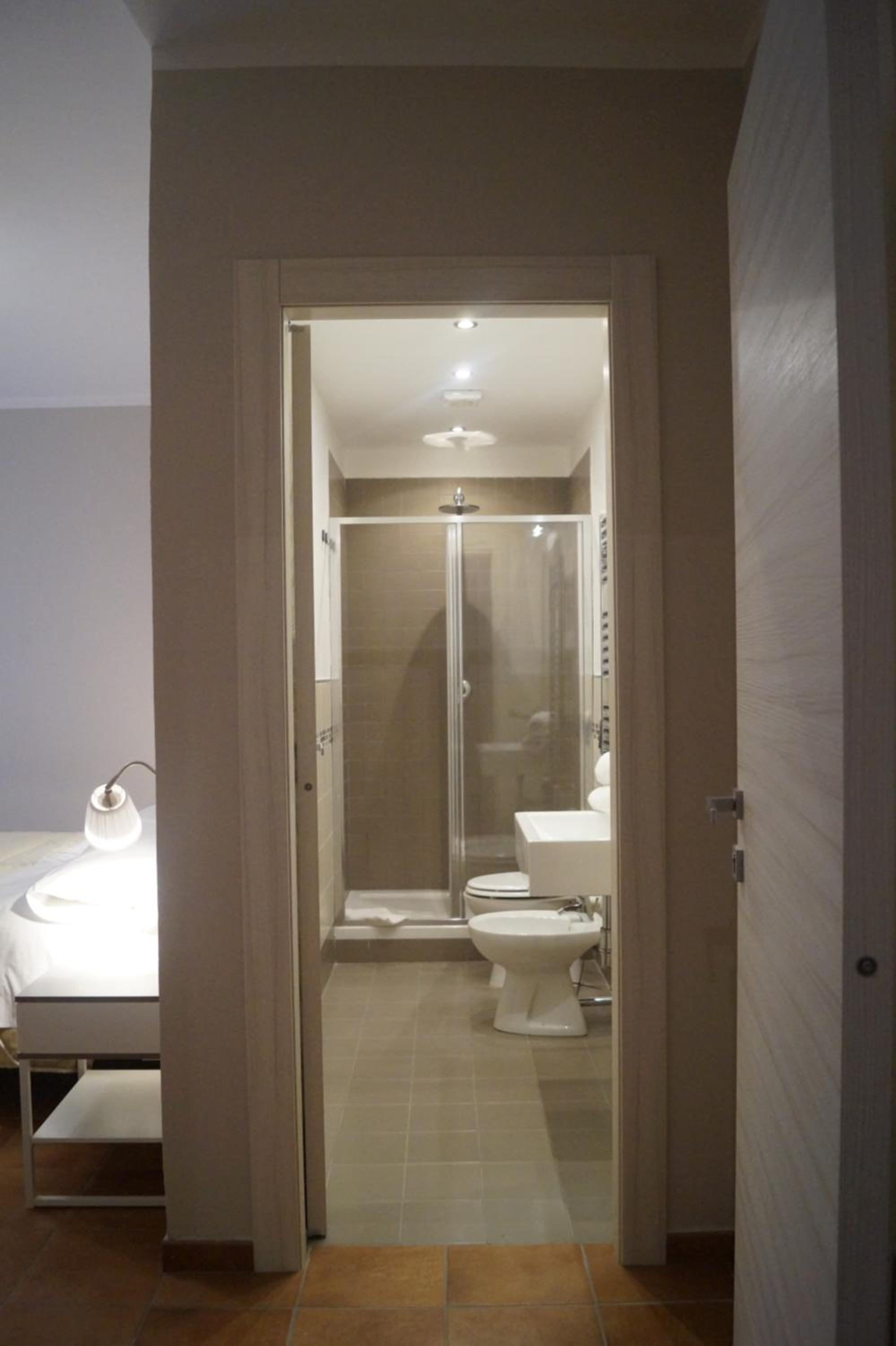 Double Room with Private Bathroom photo 3