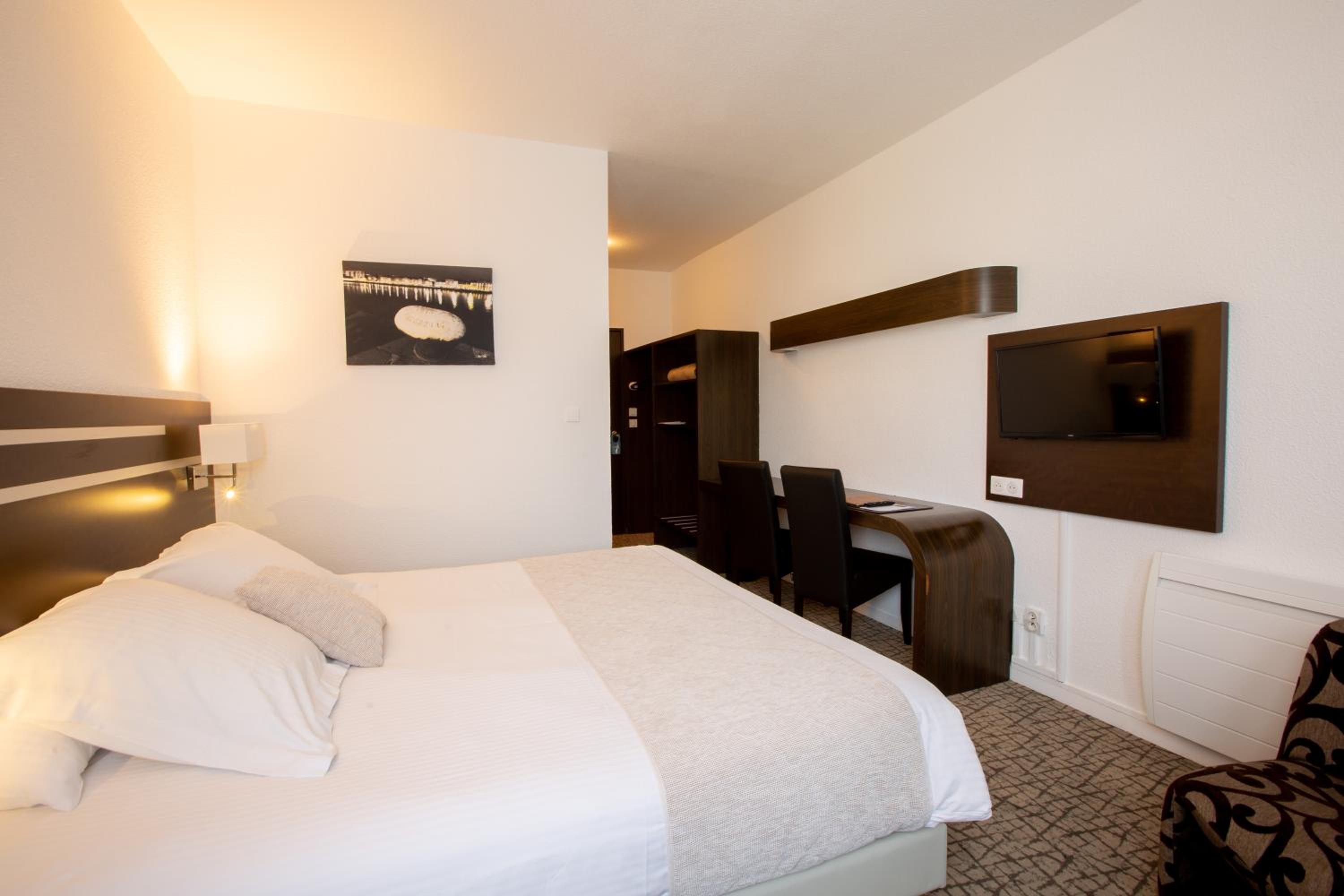 Standard Double Room photo 2