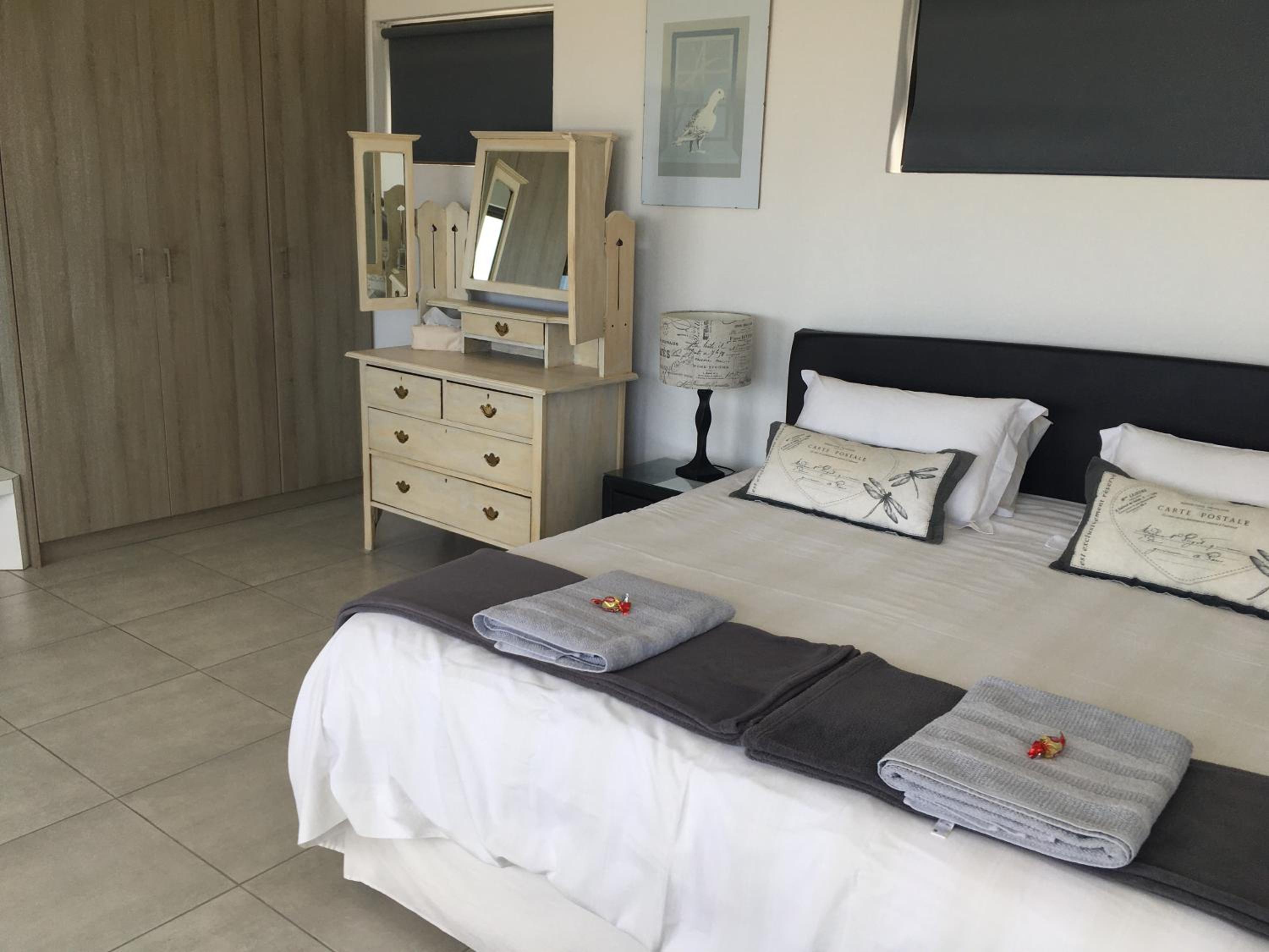Apartment with Sea View - Photo 5