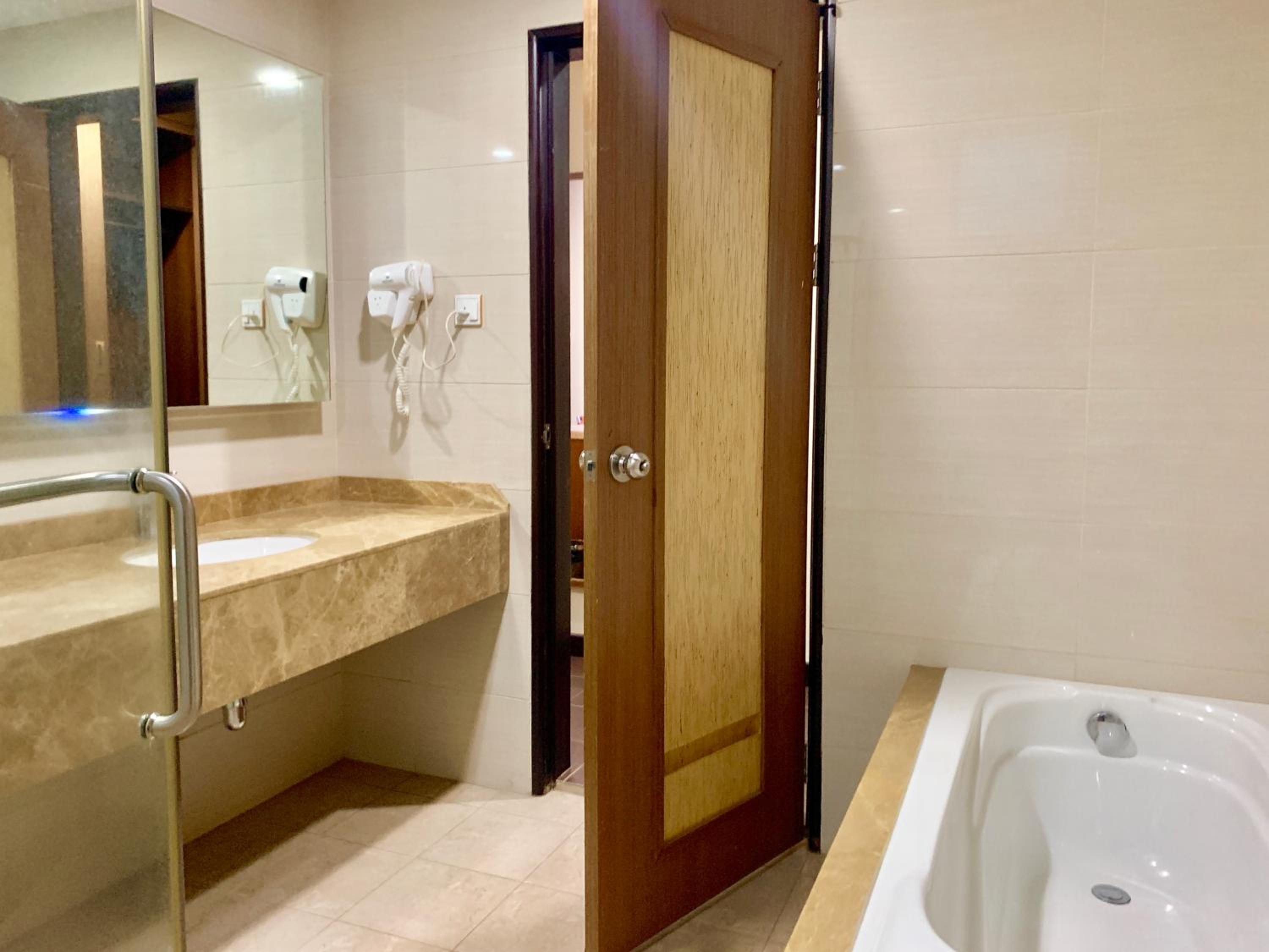 Deluxe Double Room with Bath