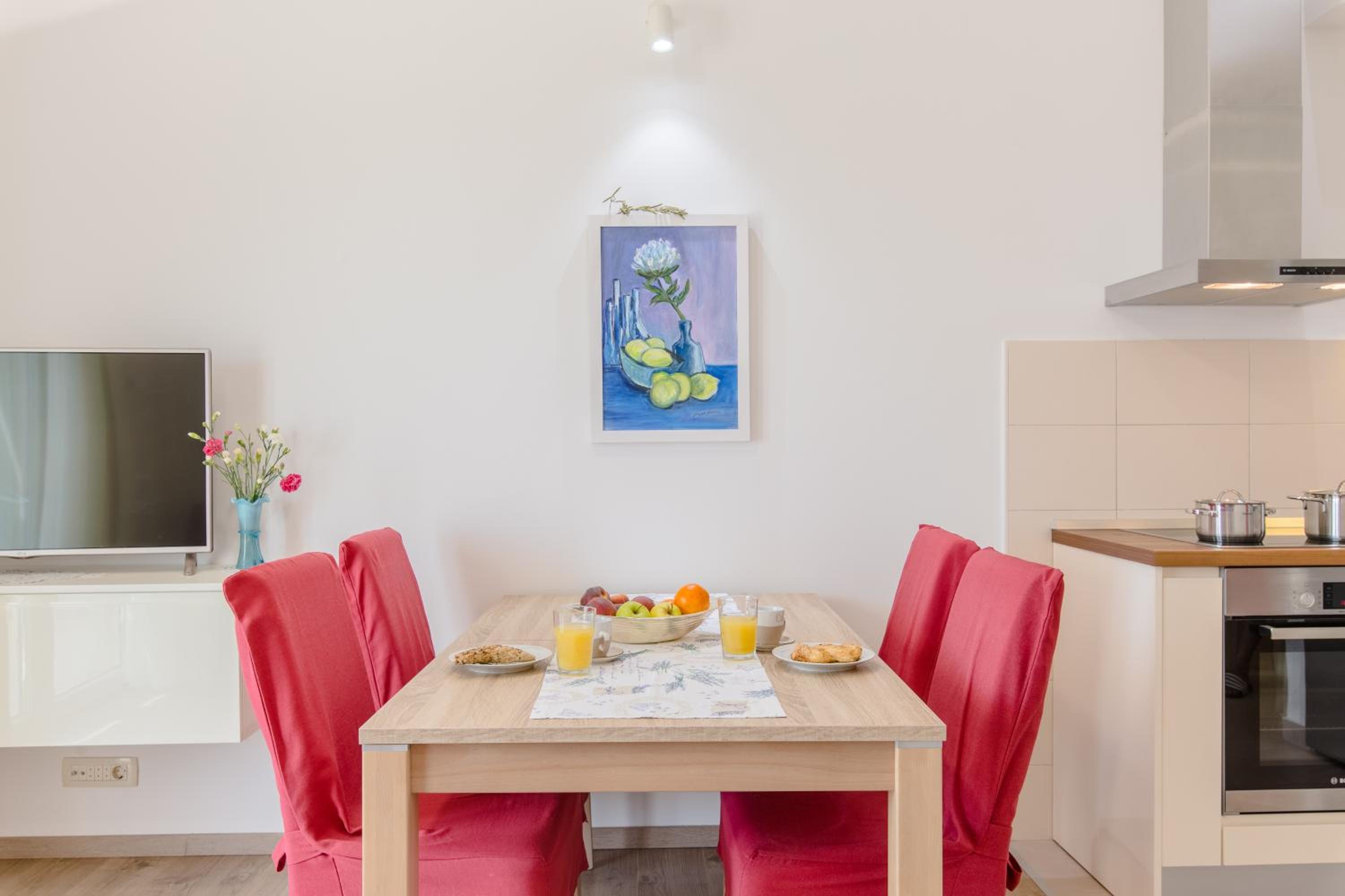 One-Bedroom Apartment - Photo 27