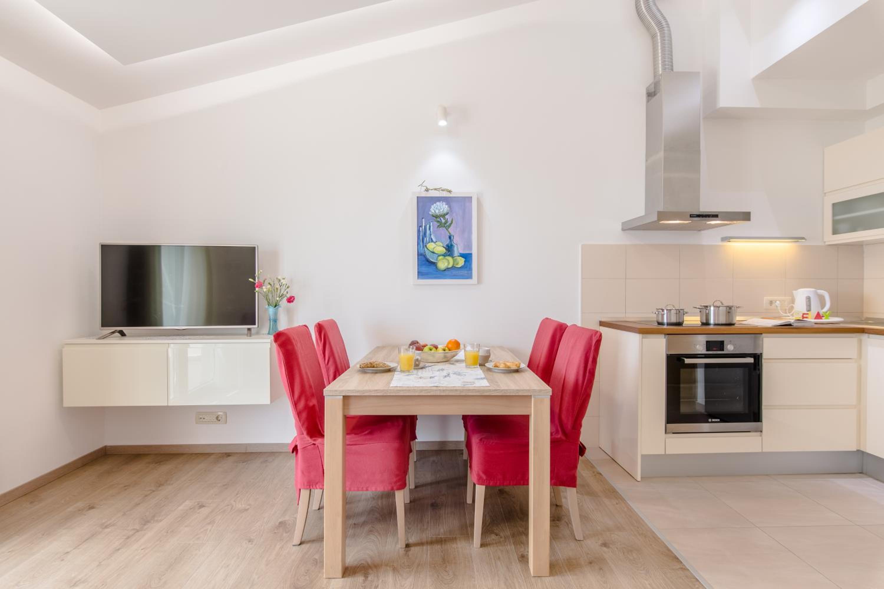 One-Bedroom Apartment - Photo 39