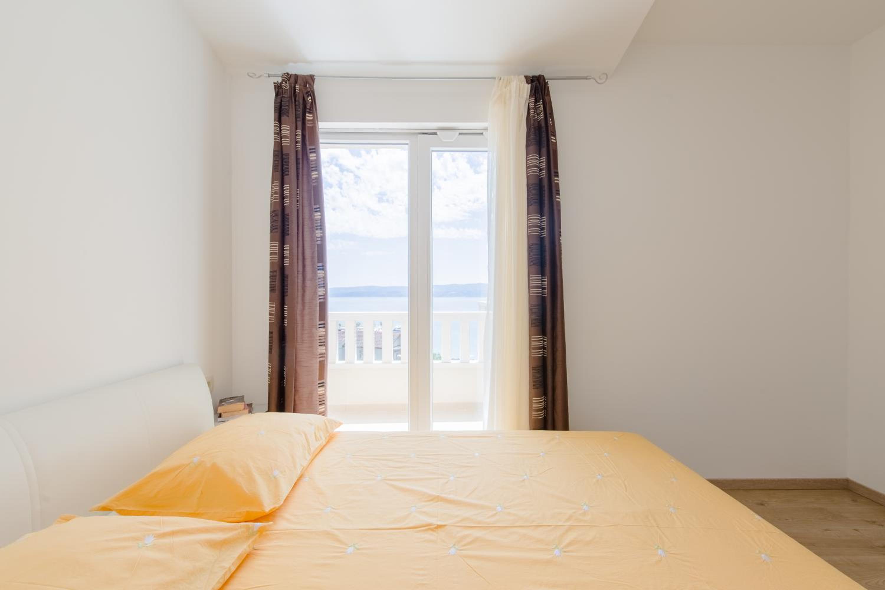 One-Bedroom Apartment - Photo 1