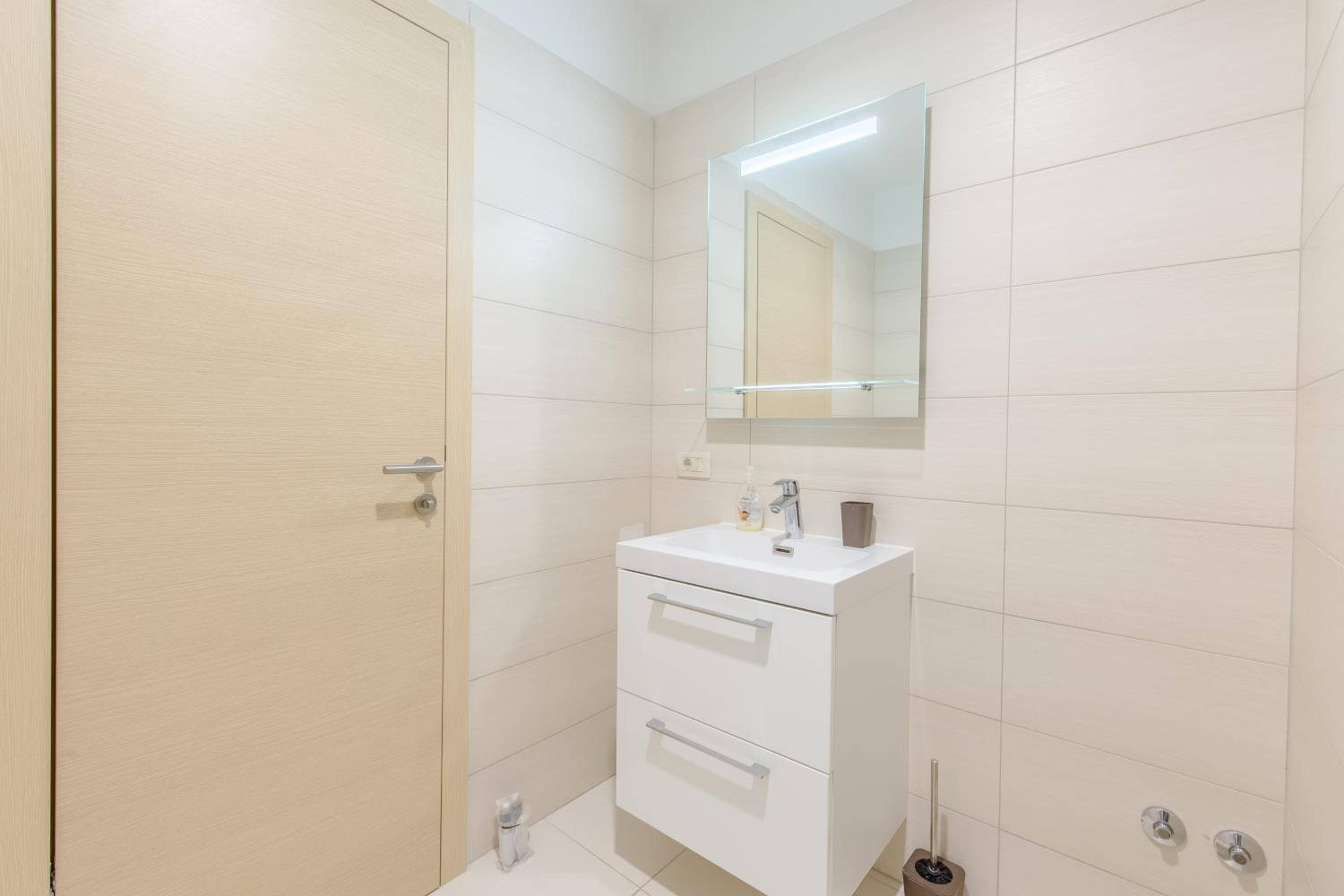 One-Bedroom Apartment - Photo 18
