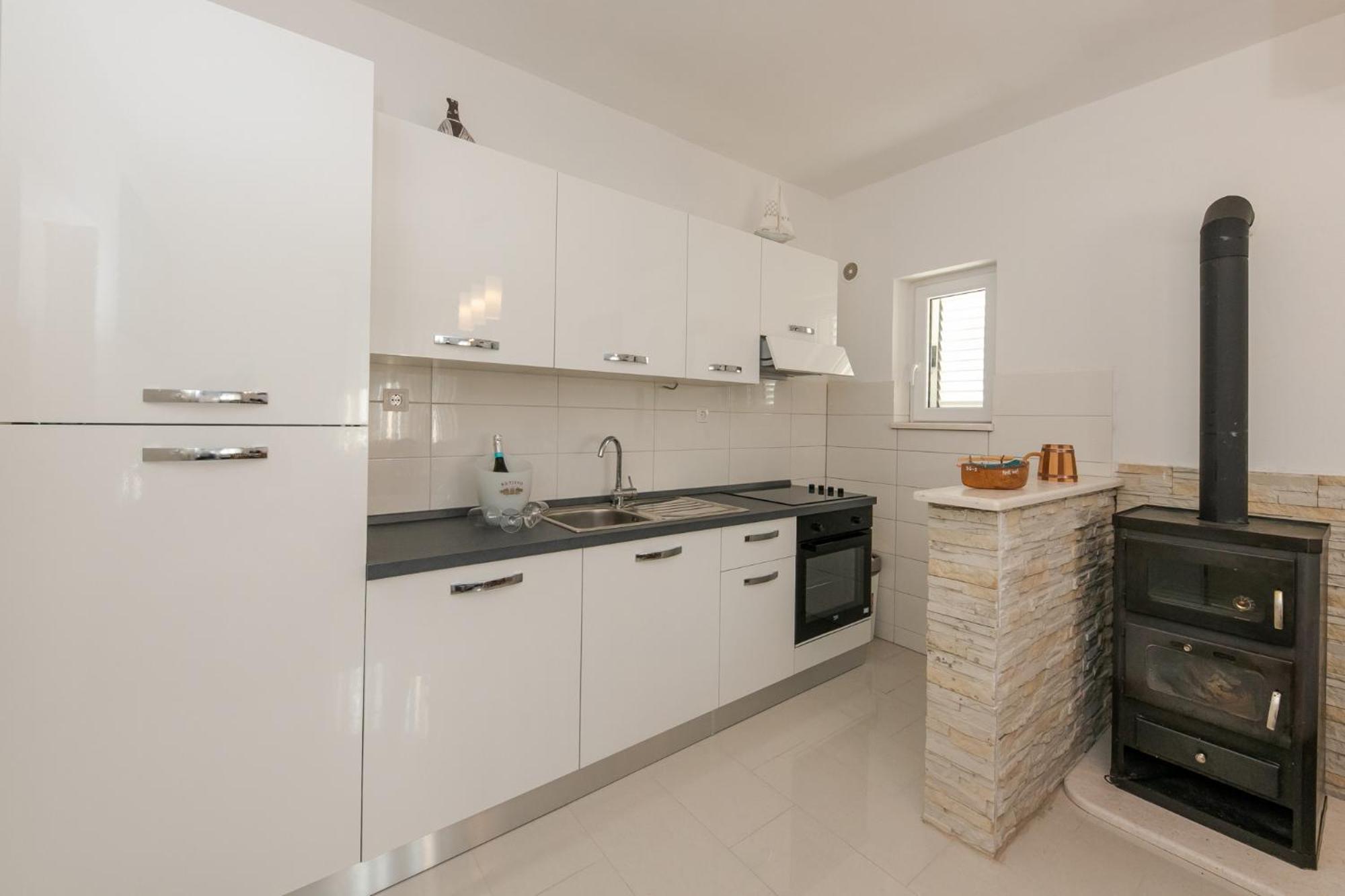 Apartment - Ground Floor photo 3