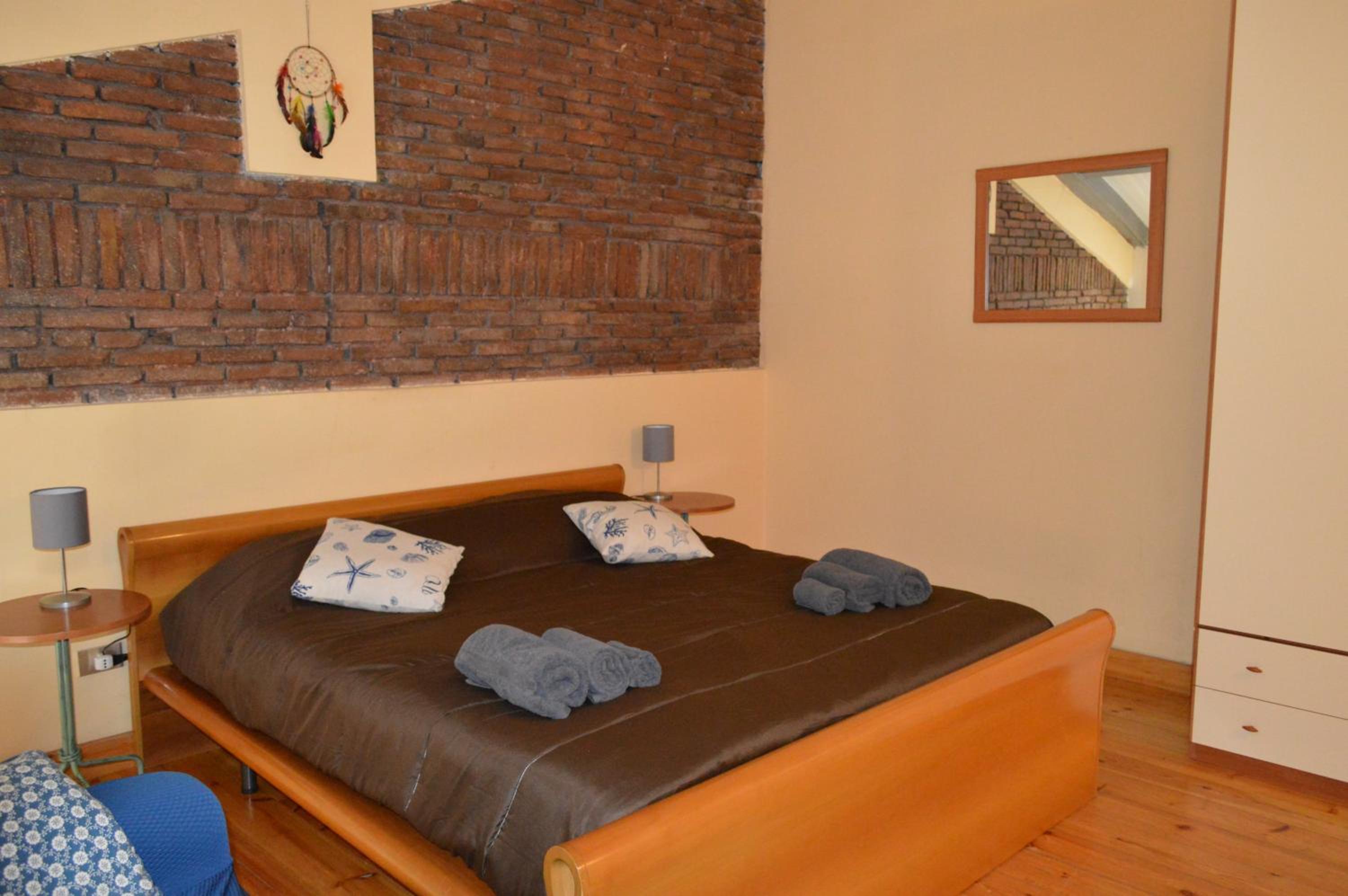 One-Bedroom Apartment - Photo 4