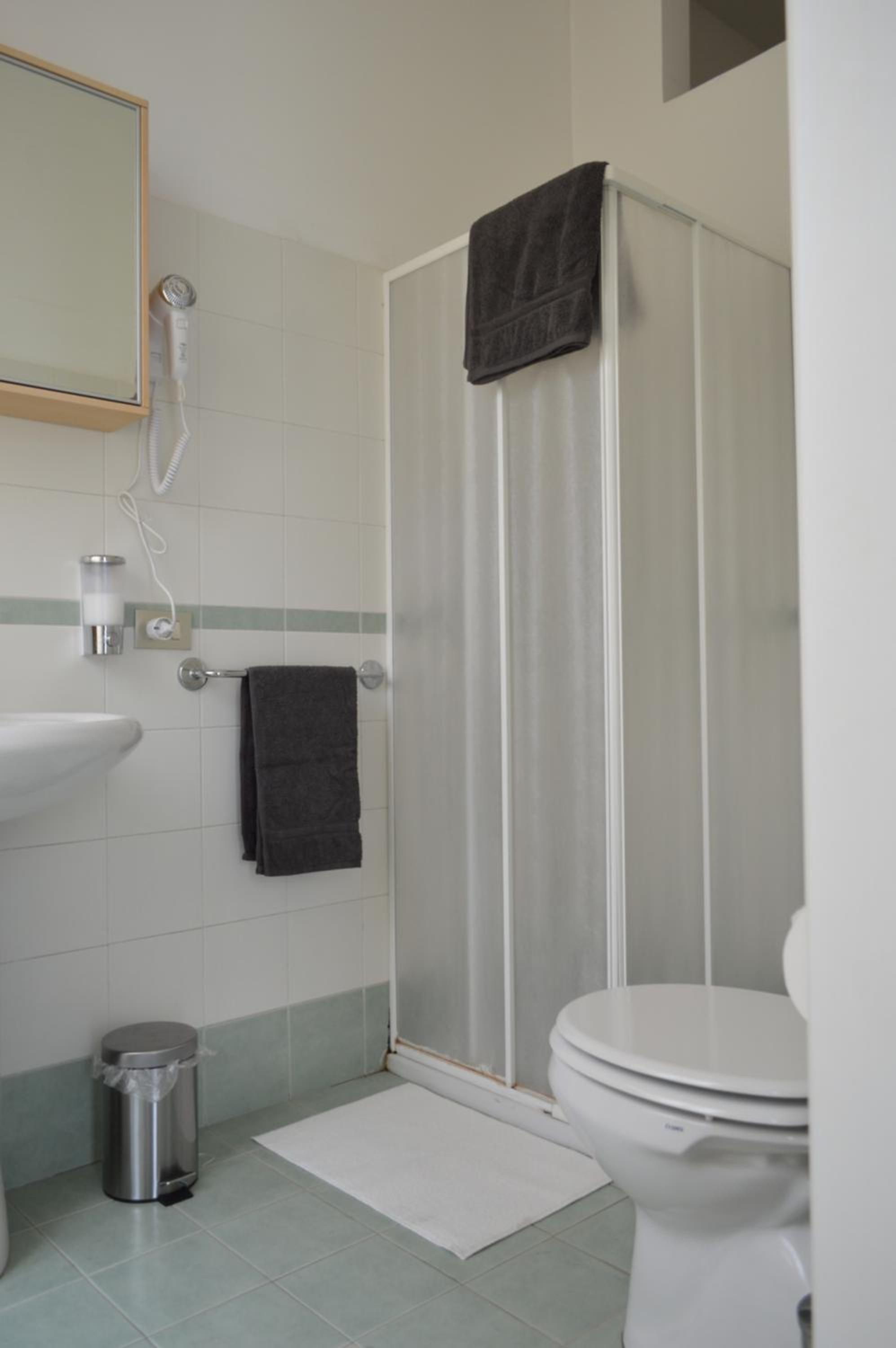 One-Bedroom Apartment - Photo 8