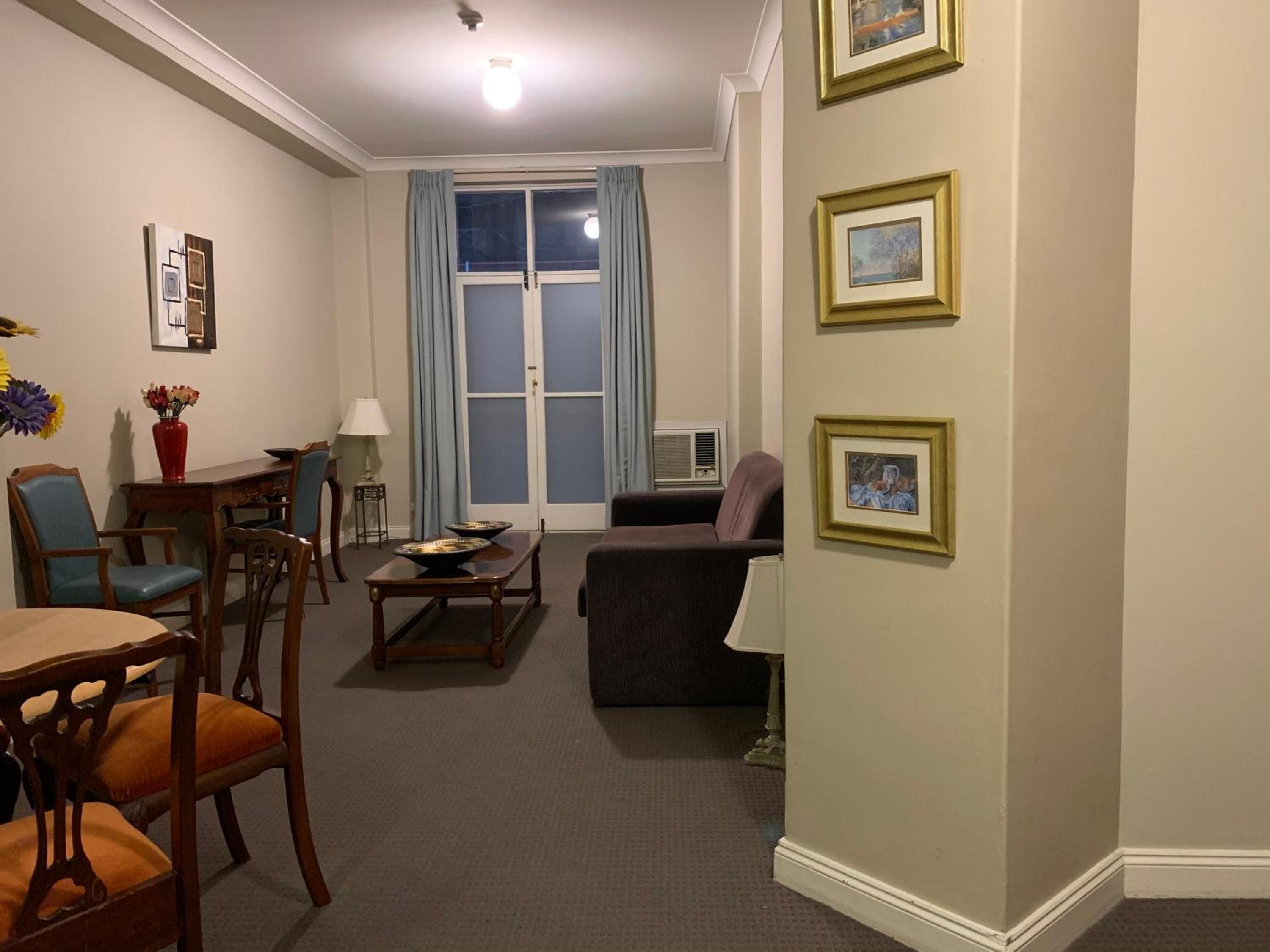 One-Bedroom Apartment - Photo 7