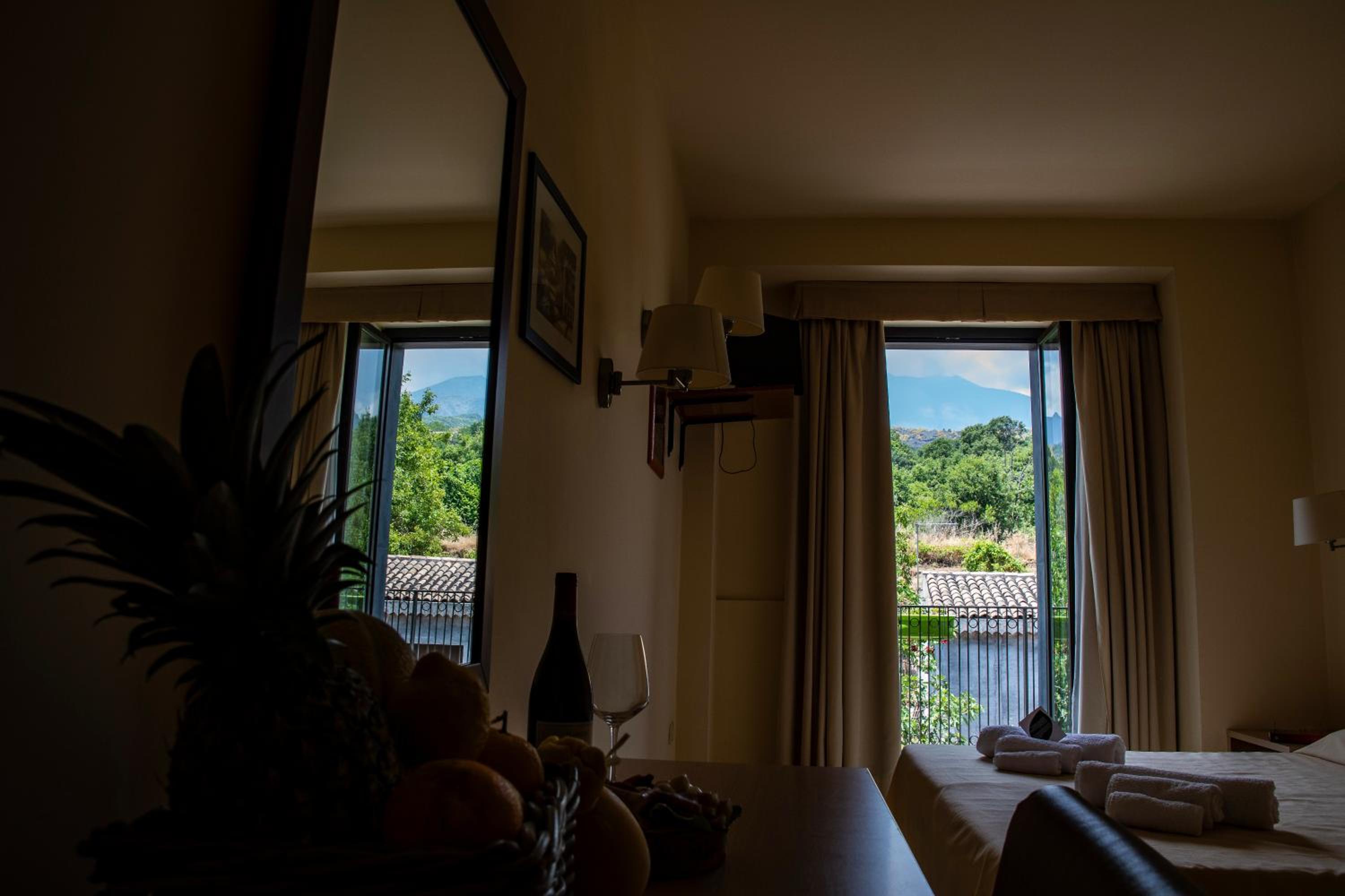 Double Room with Mountain View - Photo 1