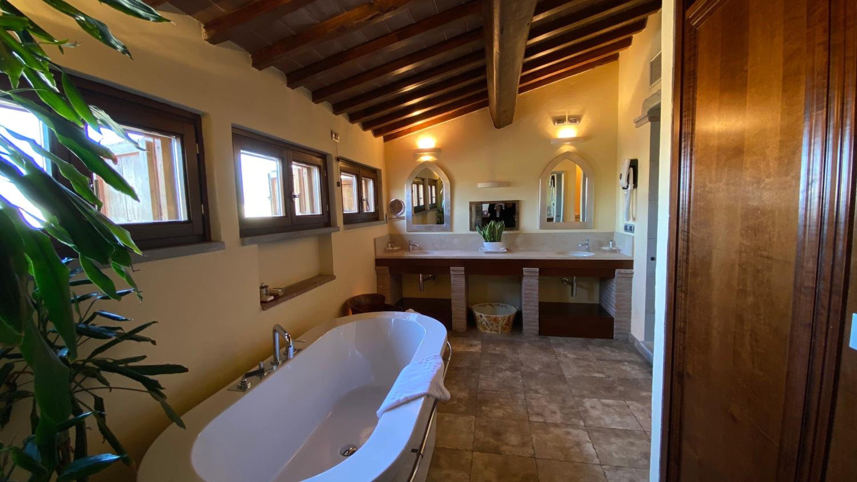 Vogue Double Room - Photo 2