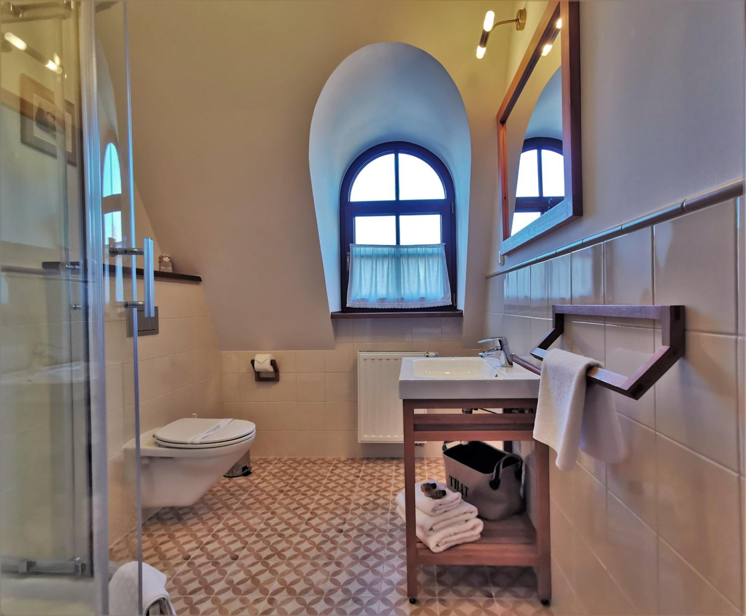 Large Double or Twin Room - Photo 2