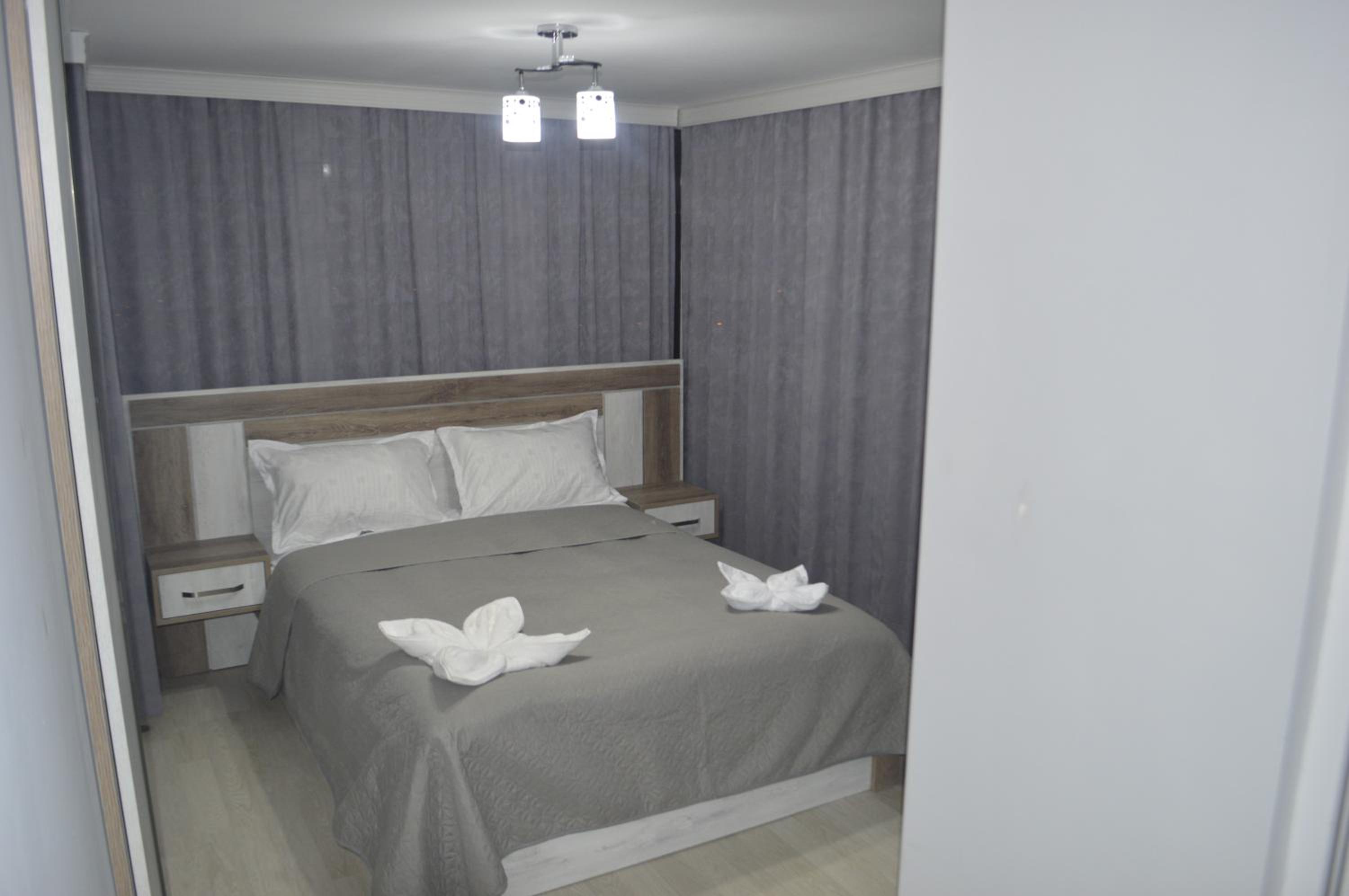 Family Room with Bathroom photo 2