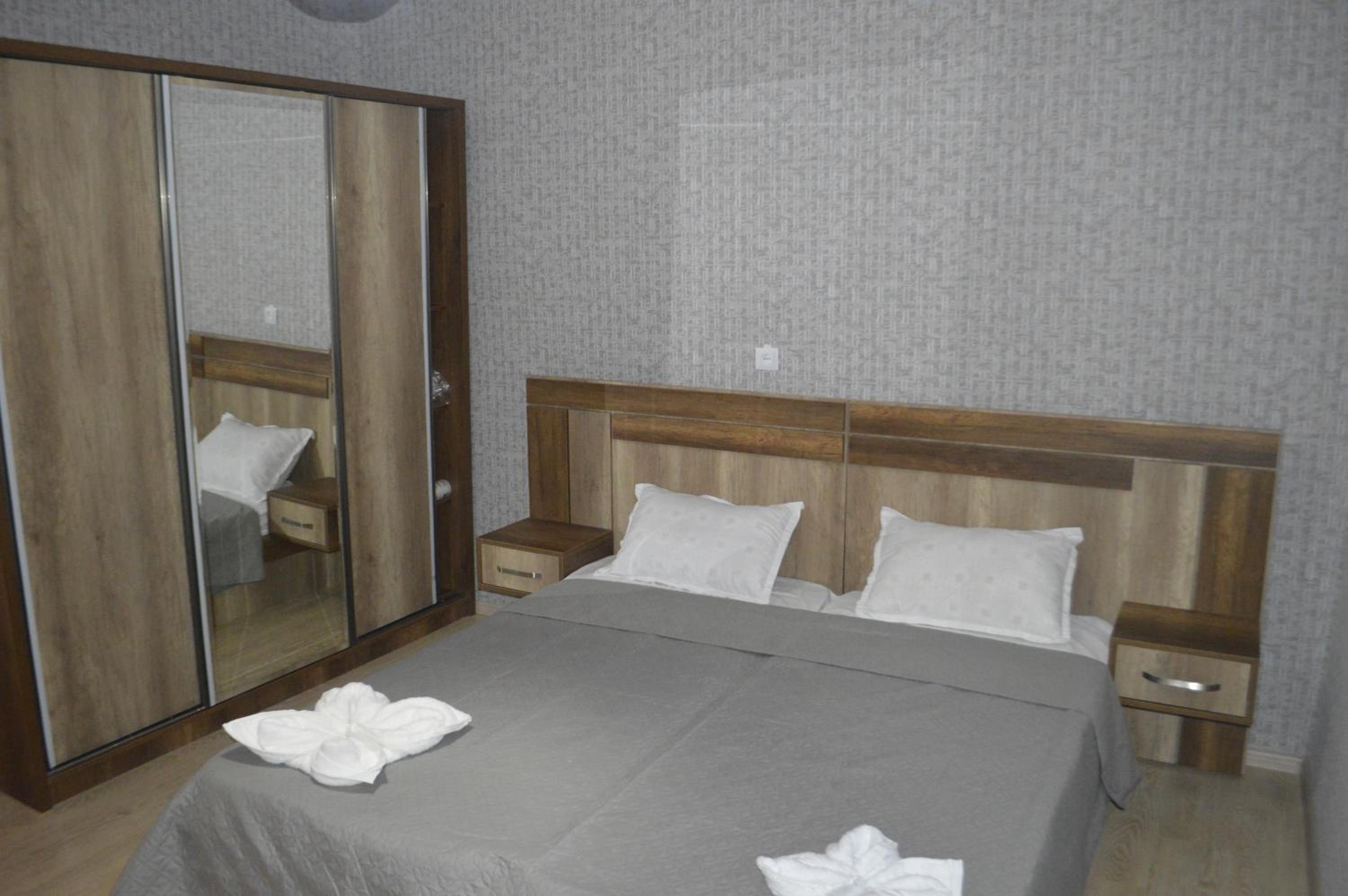 Double or Twin Room with Private Bathroom photo 3