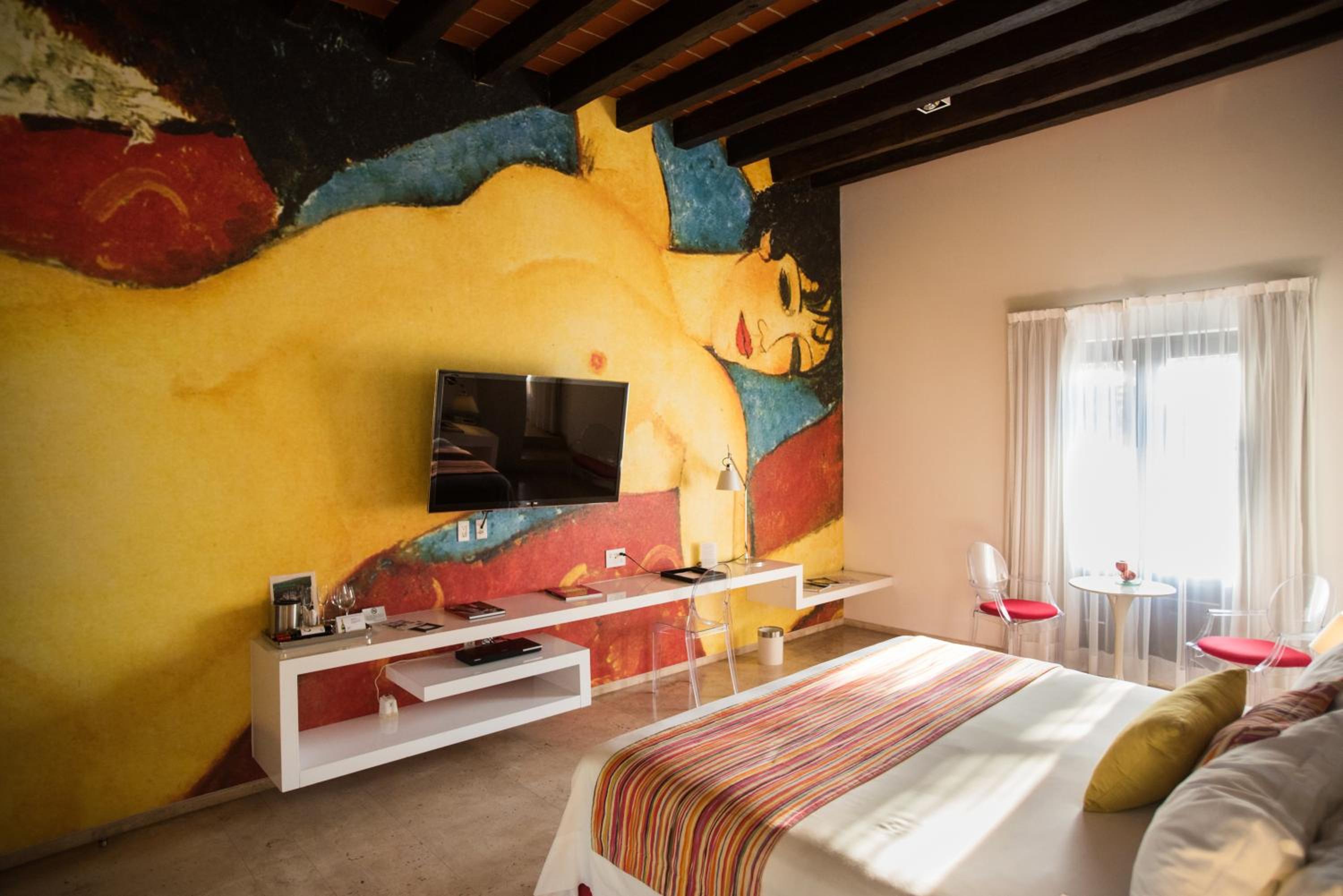 Deluxe Room - Photo 5