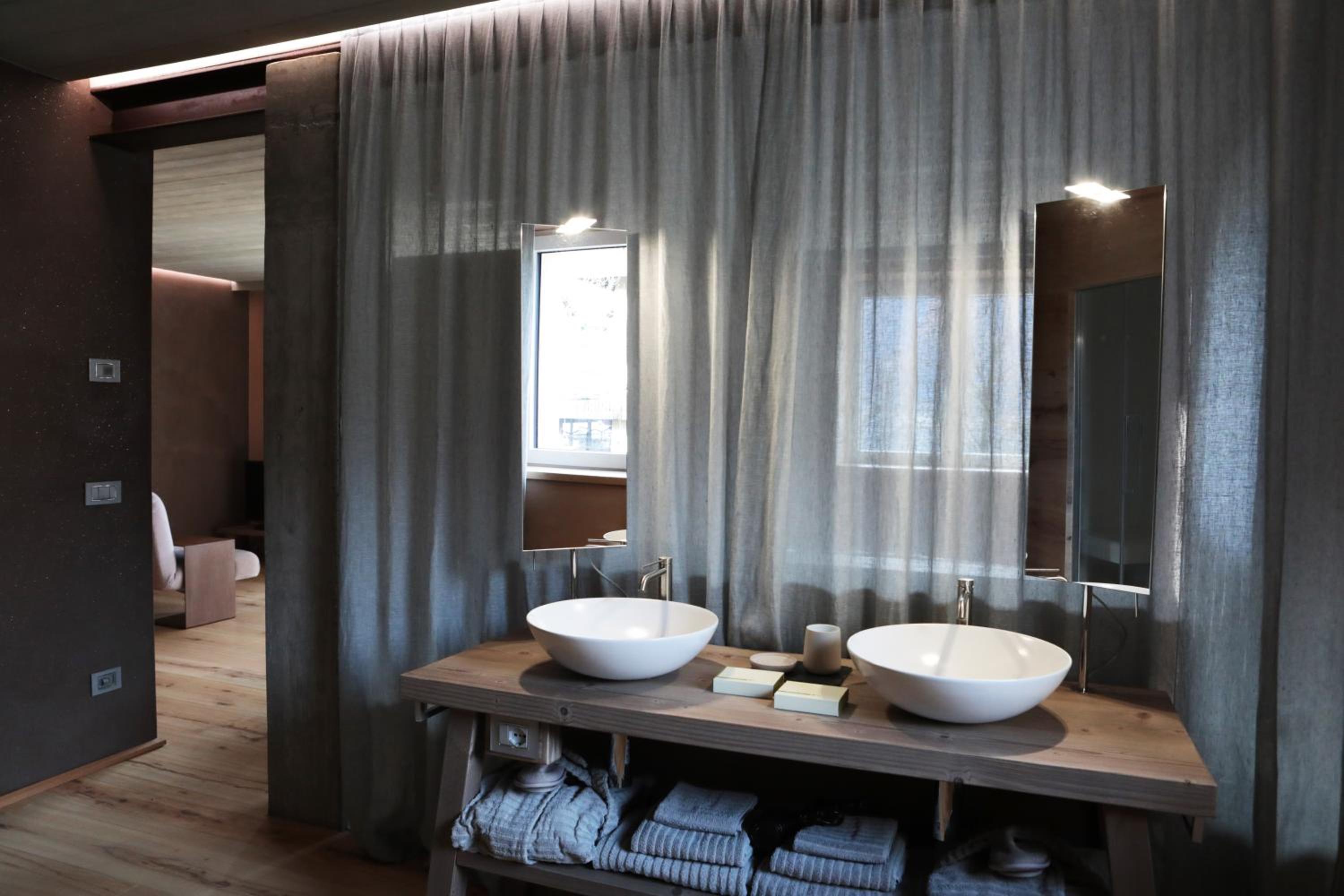 Suite with Balcony photo 2