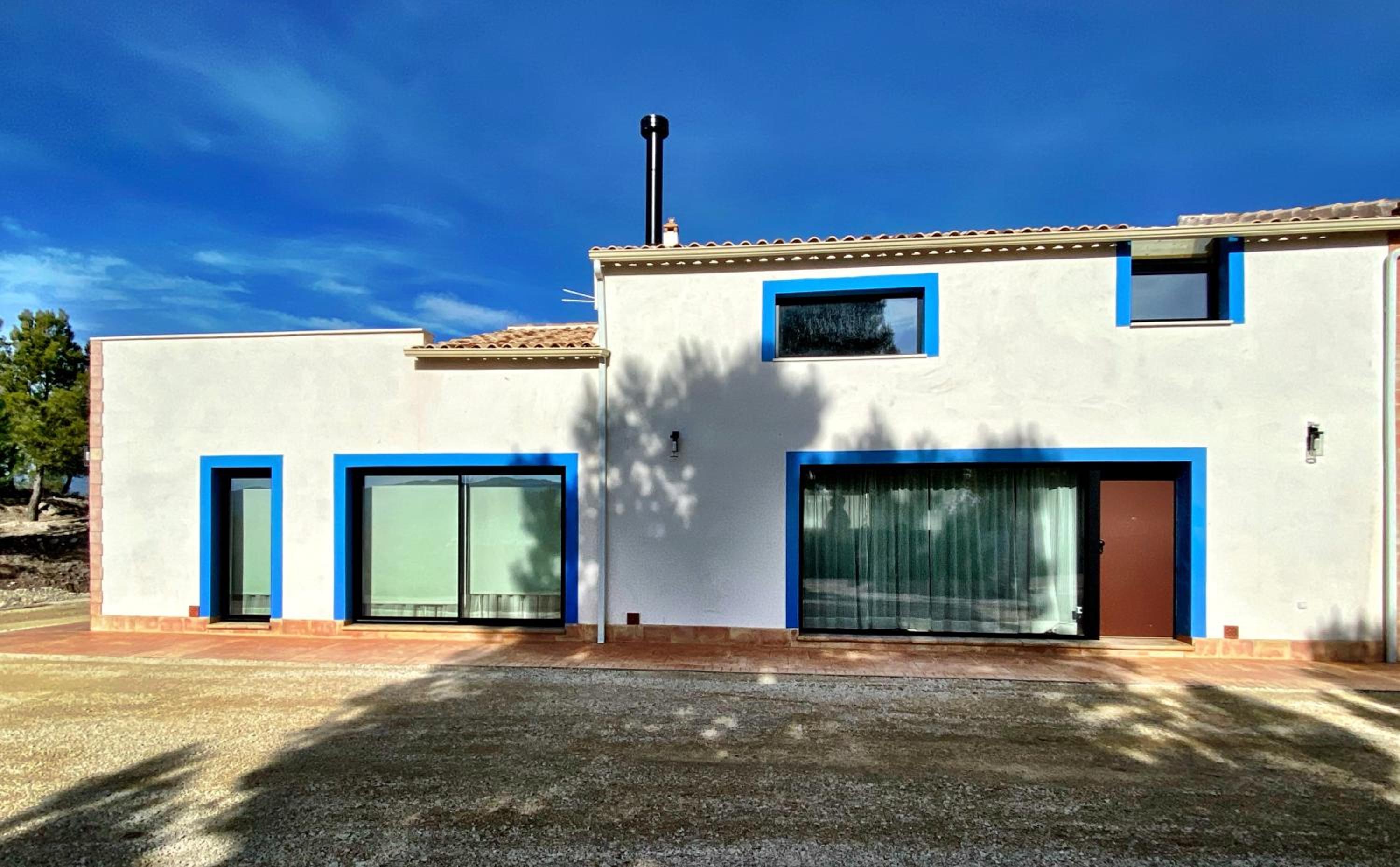 Four-Bedroom House photo 2