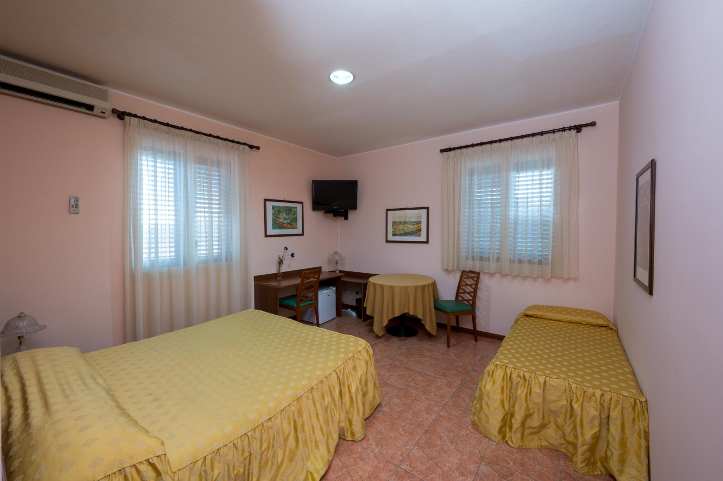 Triple Room photo 3
