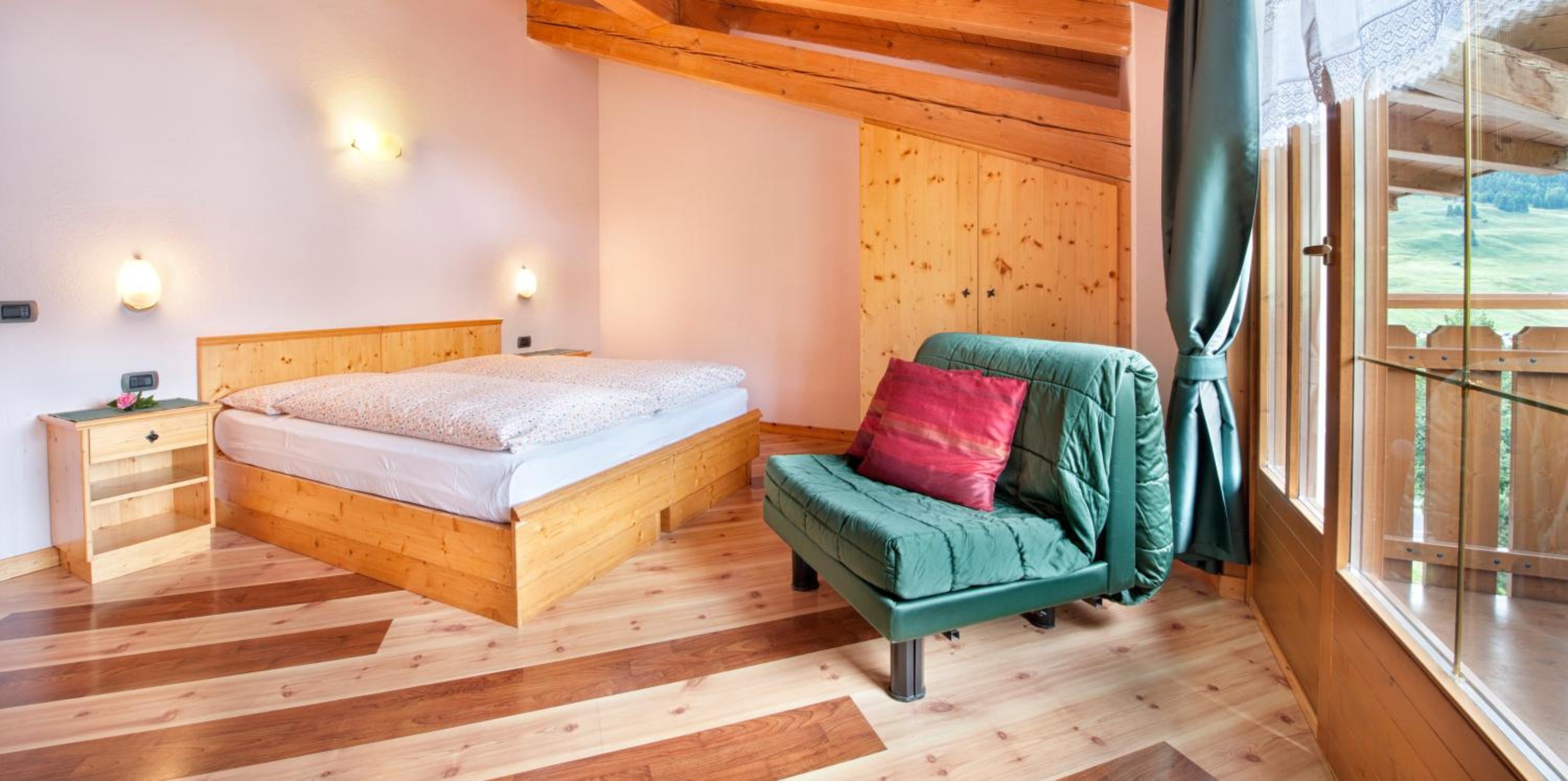 Three-Bedroom Apartment - Split Level