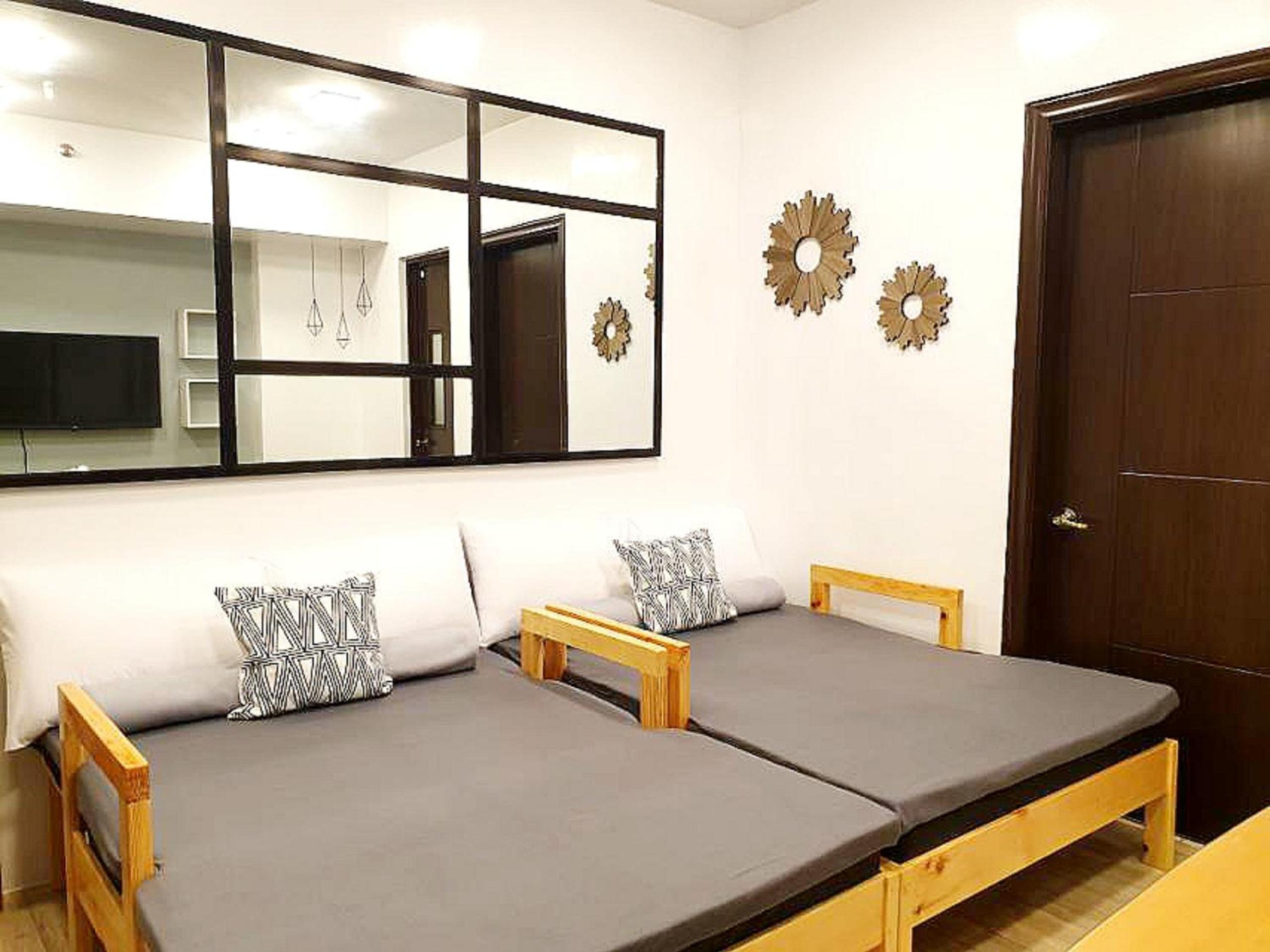 One-Bedroom Apartment - Photo 12