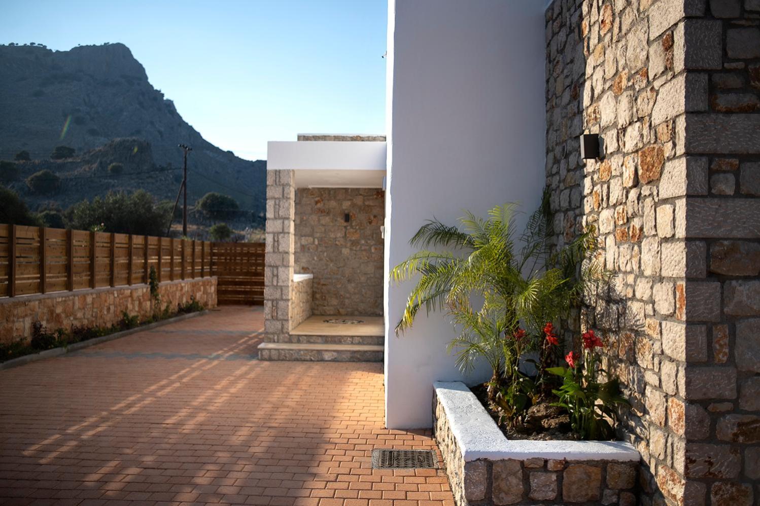 Three-Bedroom Villa photo 2