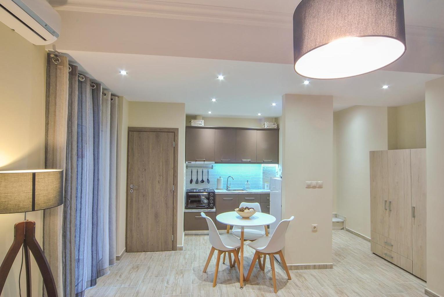 One-Bedroom Apartment - Photo 4