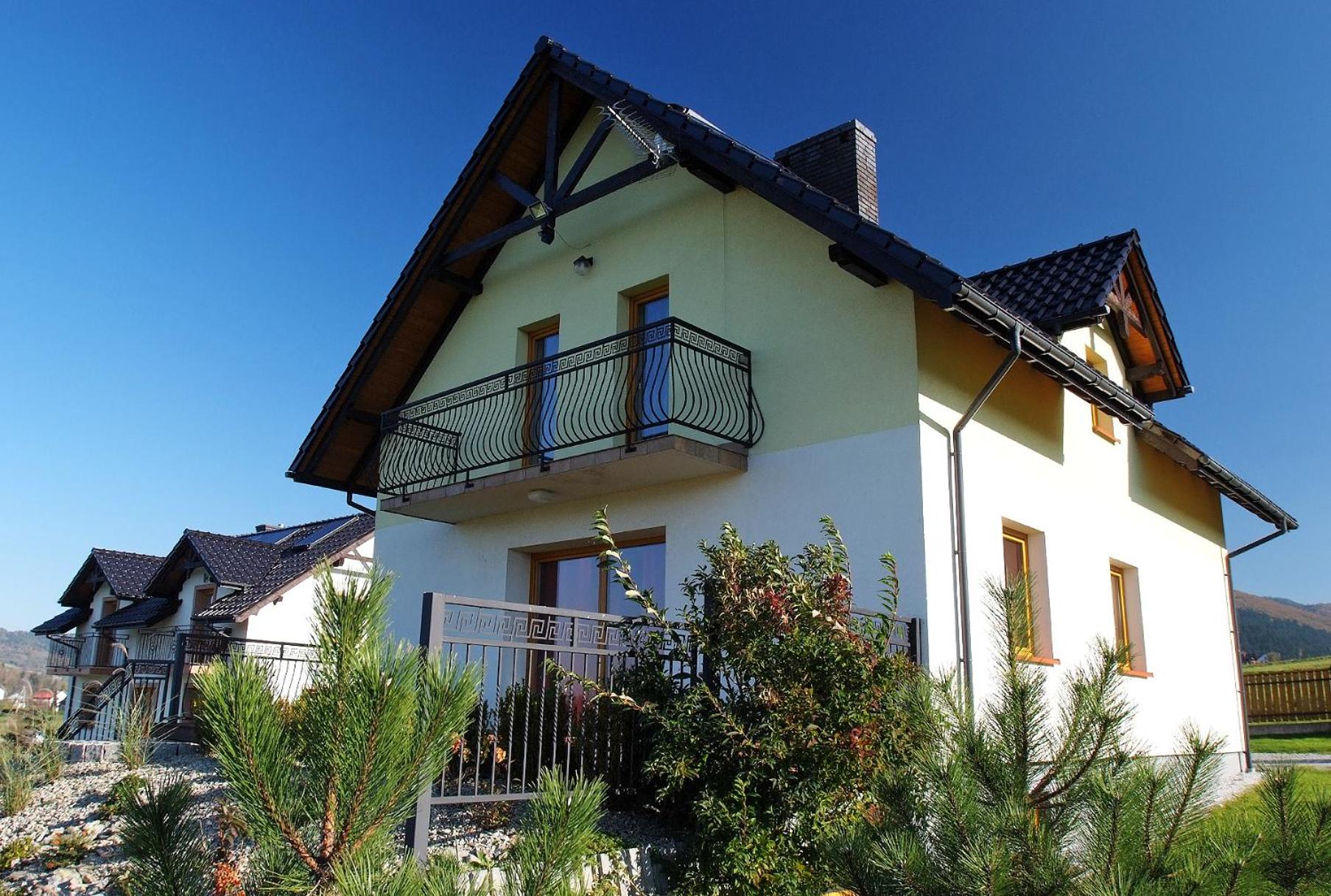 Five-Bedroom House photo 3