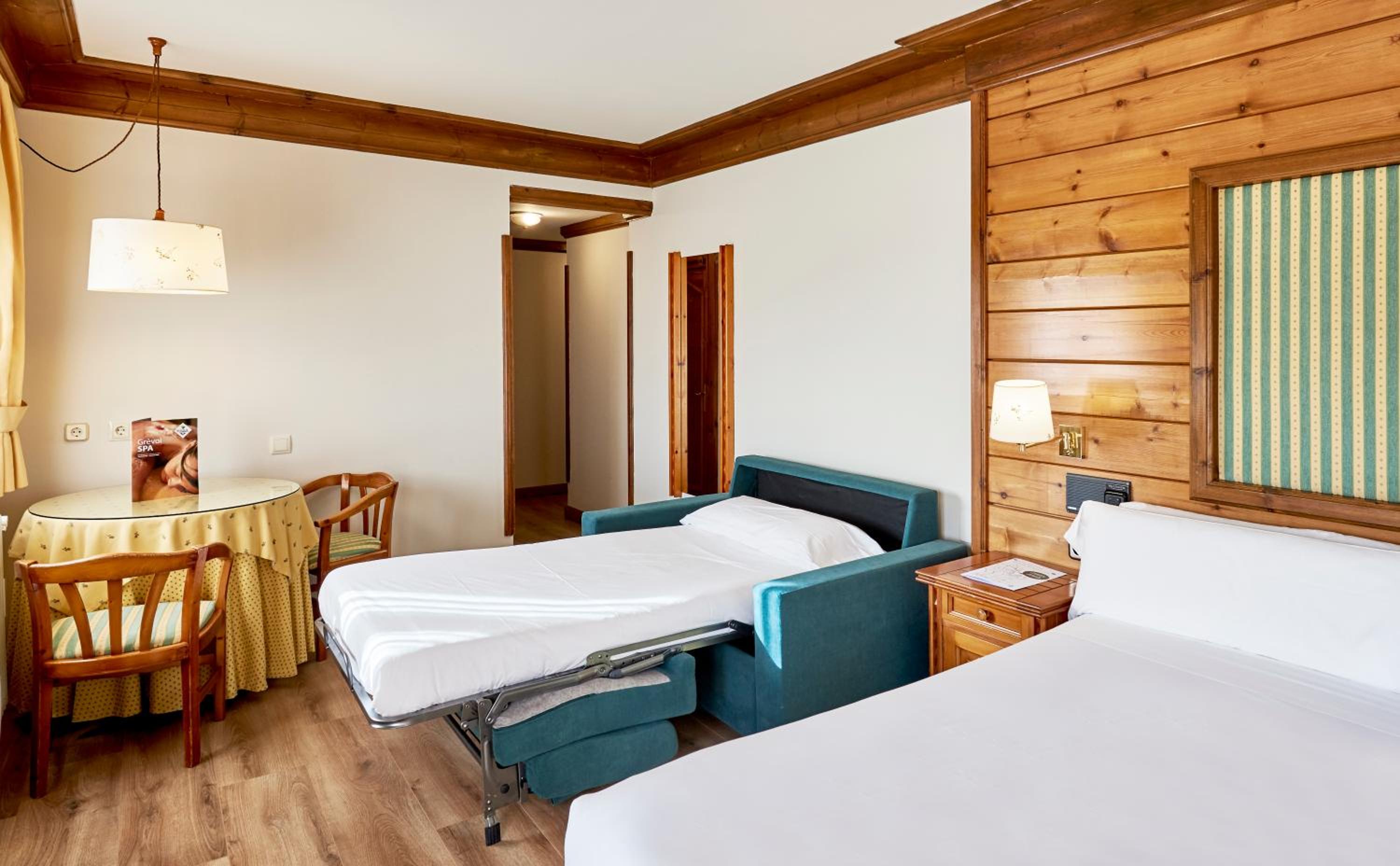 Habitación Triple con Acceso al Spa (2 Adultos + 1 Niño)