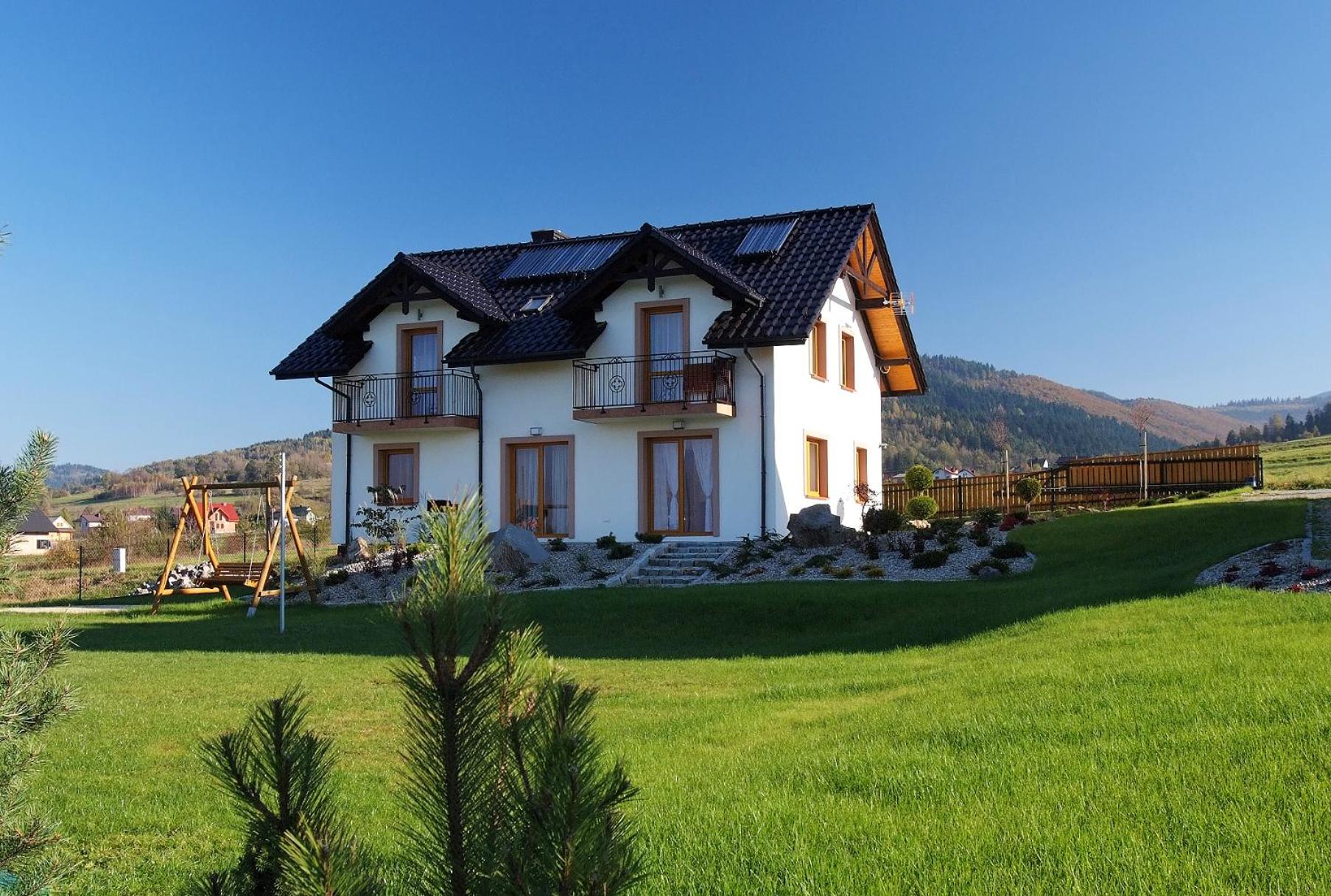 Four-Bedroom House - Photo 1