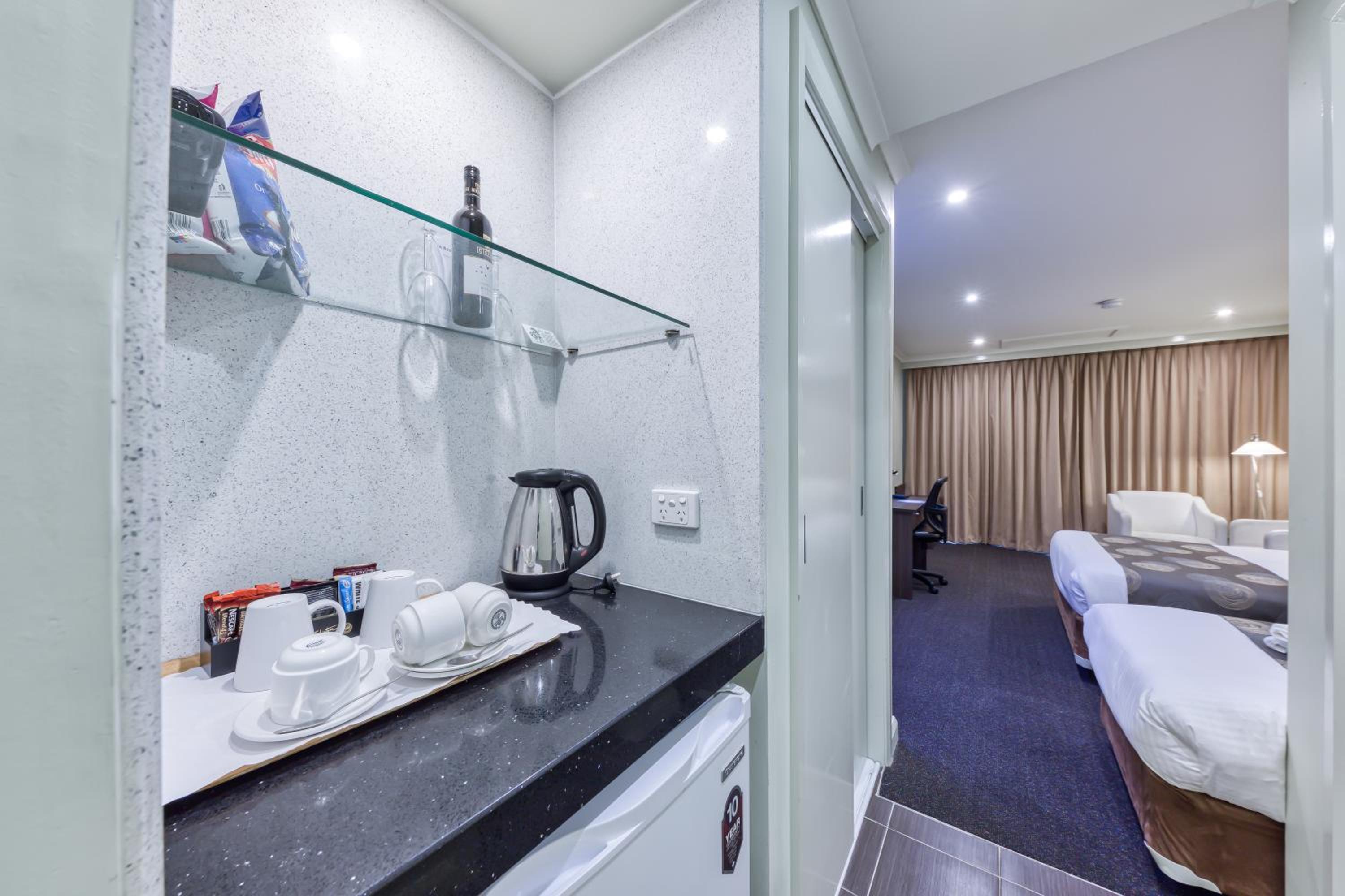 Two-Bedroom Suite thumbnail 5