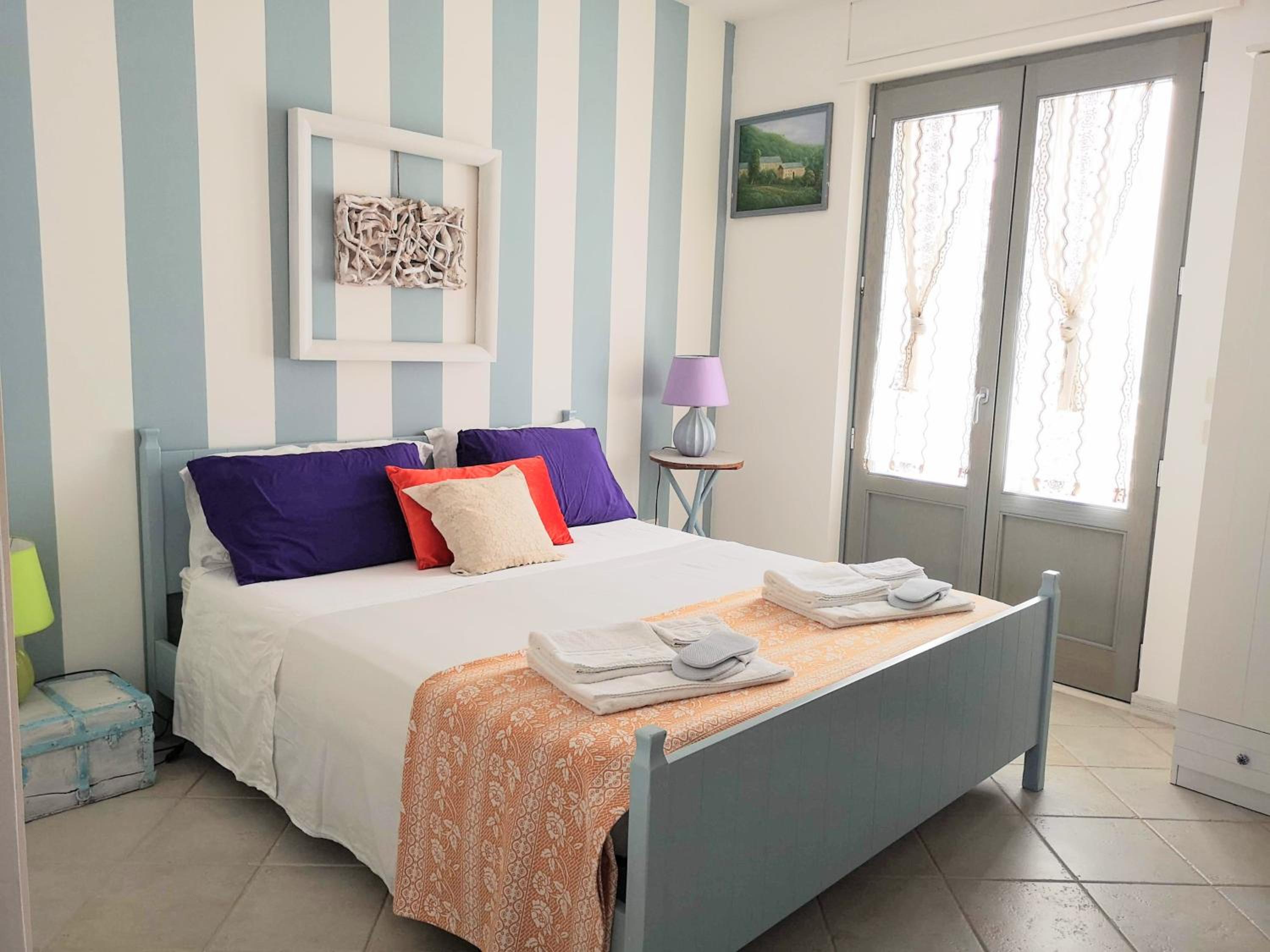 One-Bedroom Apartment with Balcony