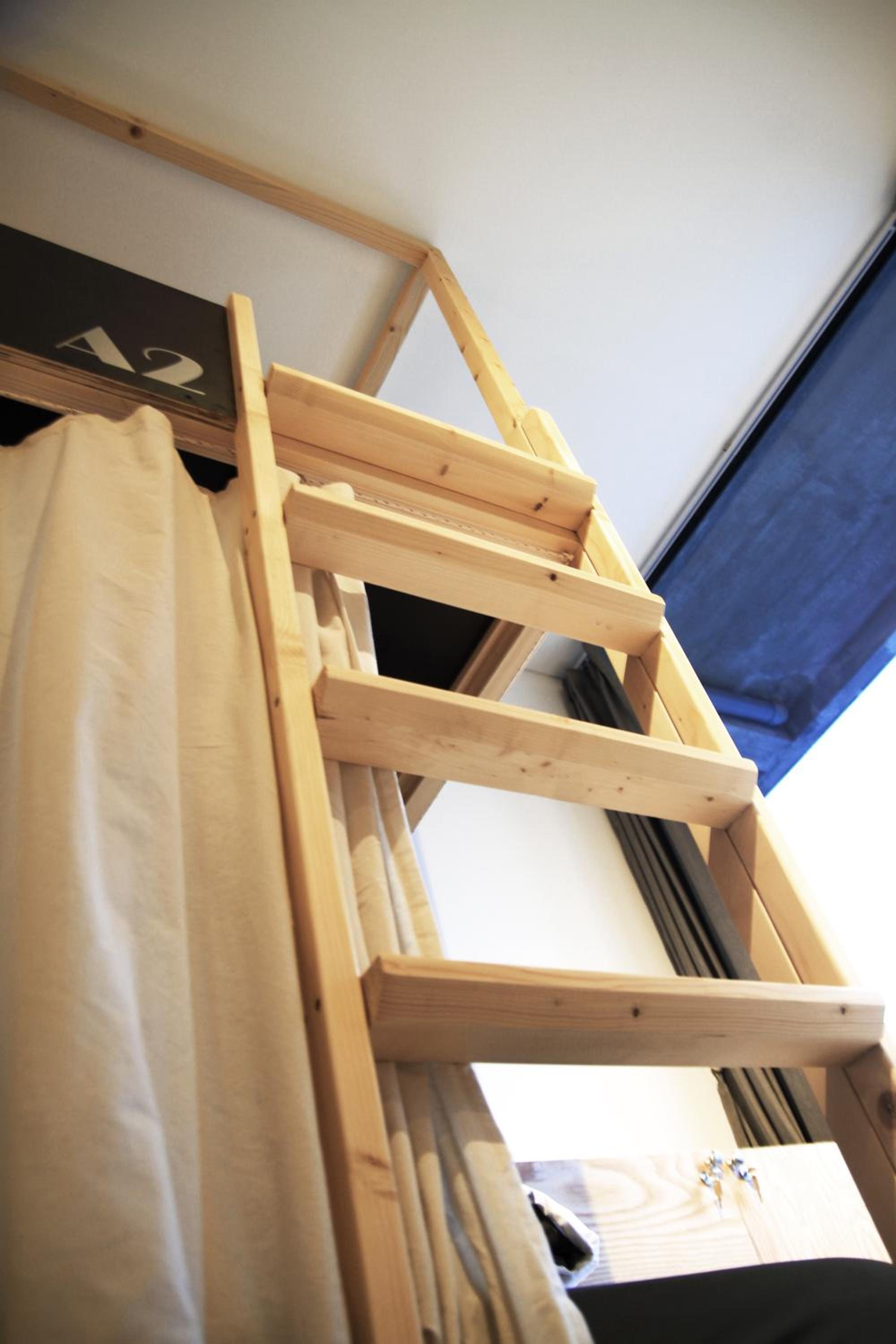 Bed in 6-Bed Mixed Dormitory Room photo 3