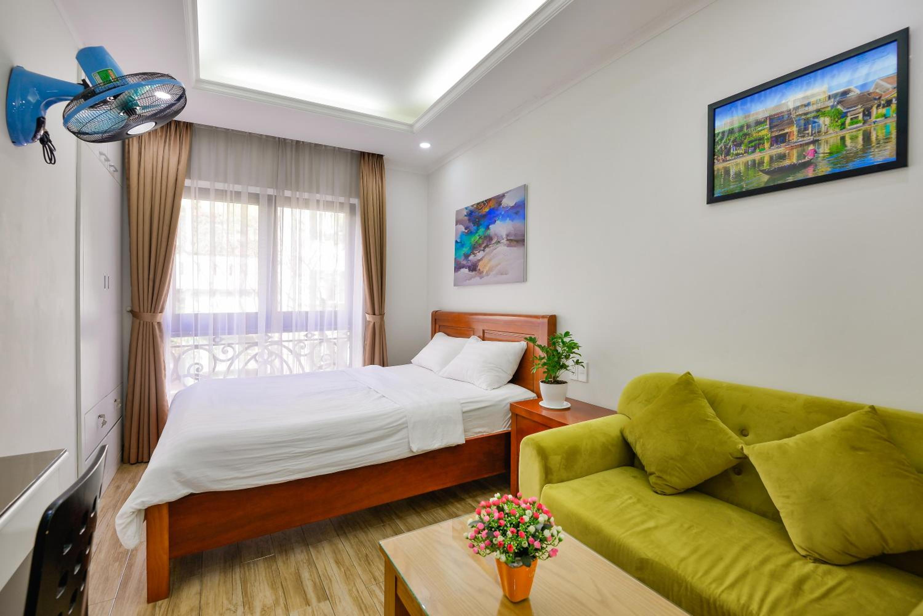 Studio Apartment