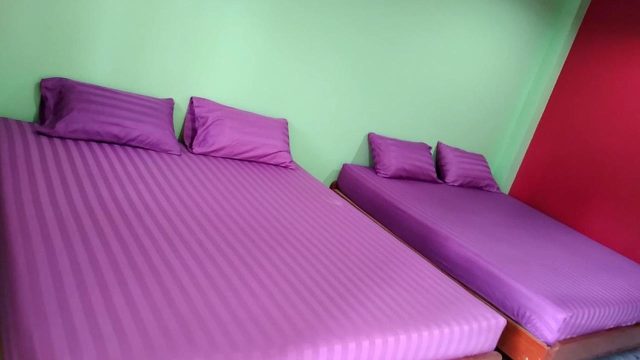 Quadruple Room with Private Bathroom - Photo 17