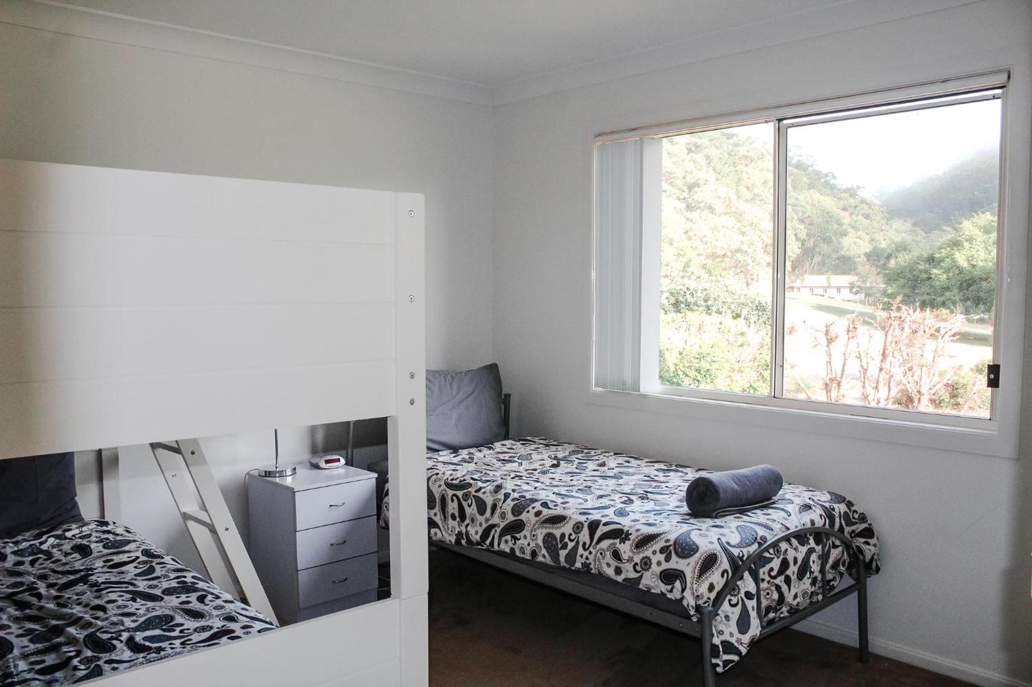 Four-Bedroom House photo 3