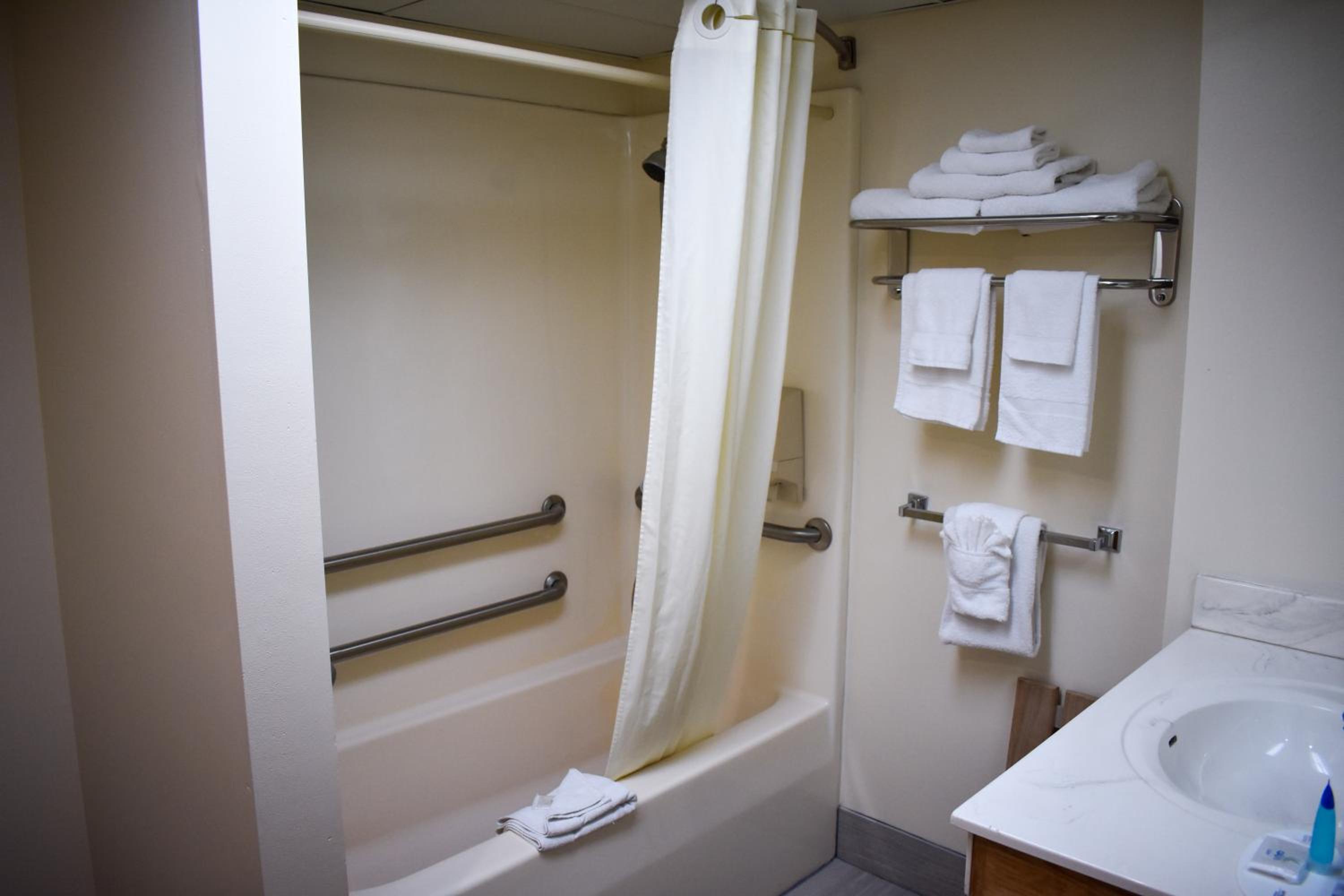 Queen Room - Disability Access/Non-Smoking - Photo 5