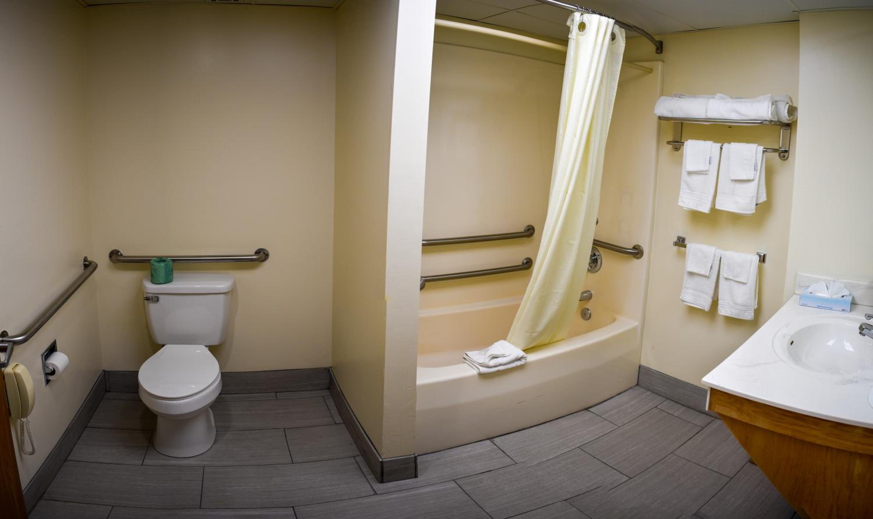 Queen Room - Disability Access/Non-Smoking - Photo 3