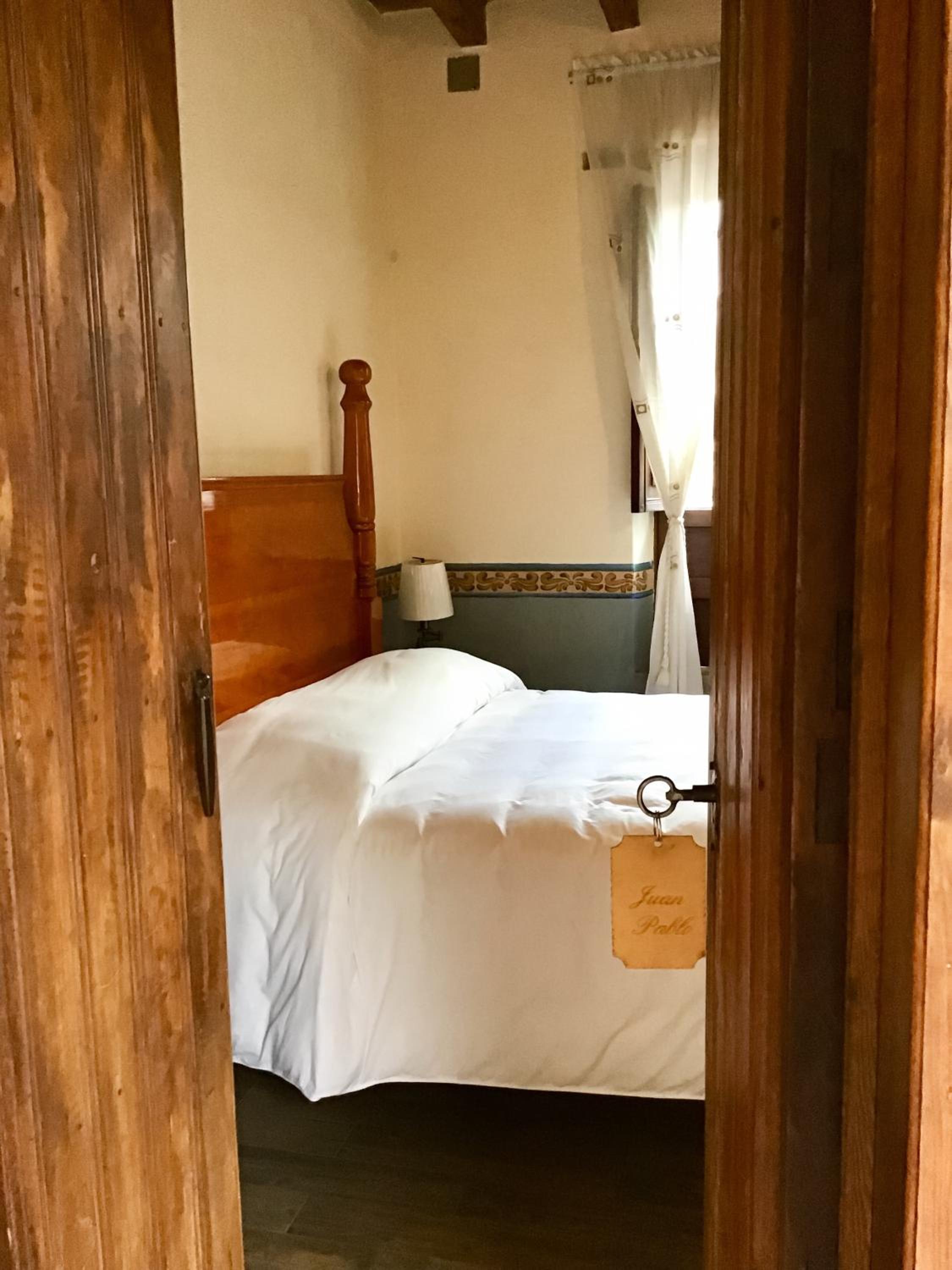 Double Room - Photo 16