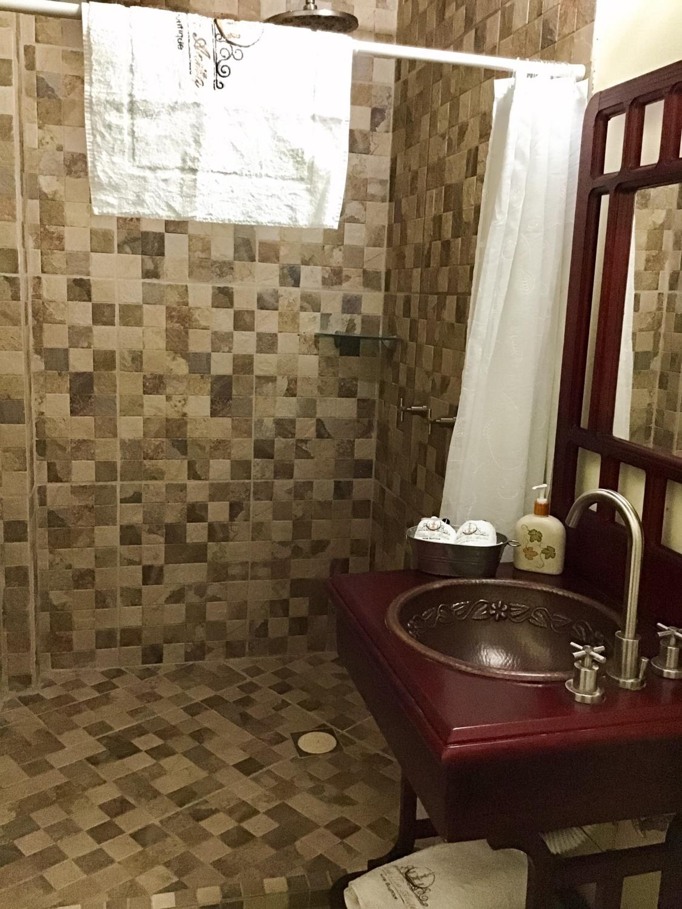 Double Room - Photo 12